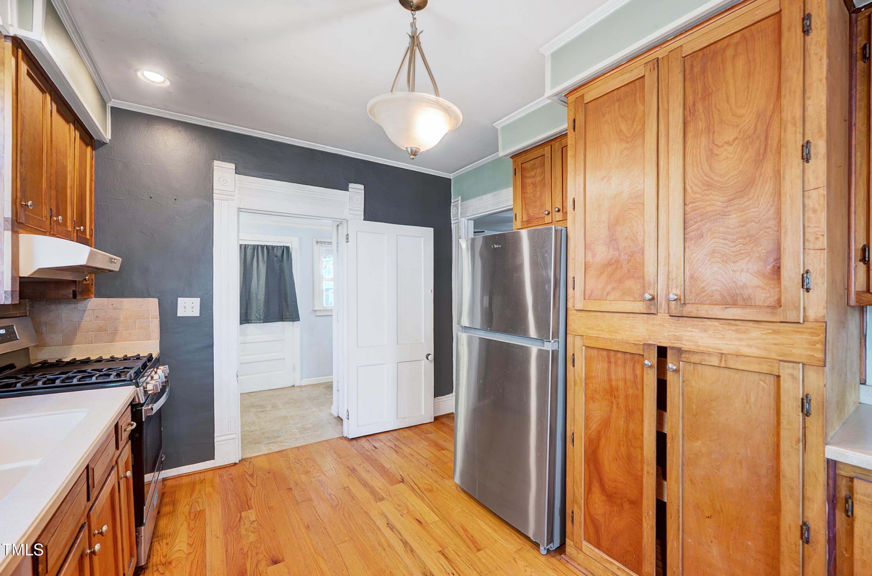 300 E 2nd Street Property Photo 19