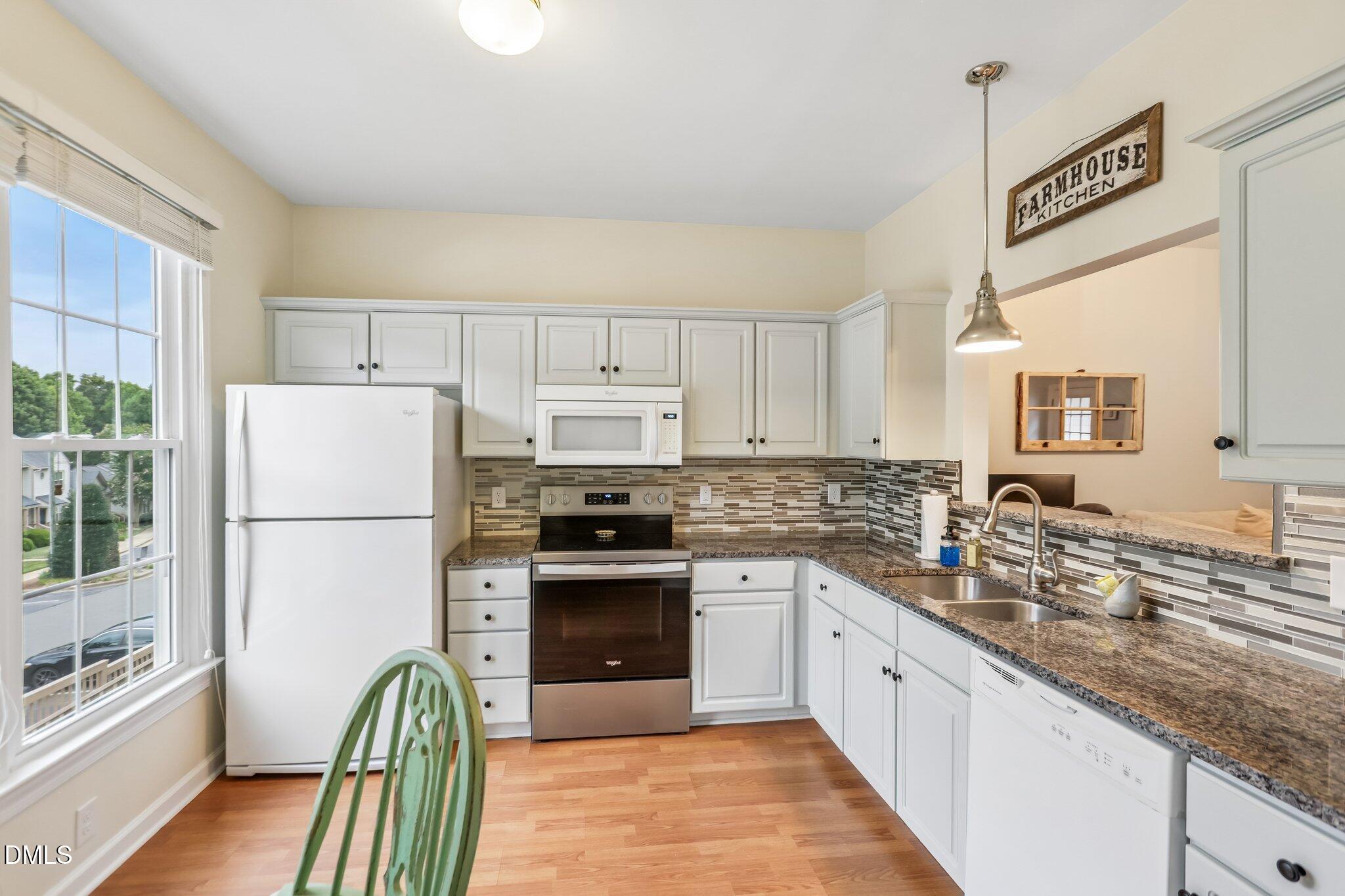 208 Windbyrne Drive Property Photo 8