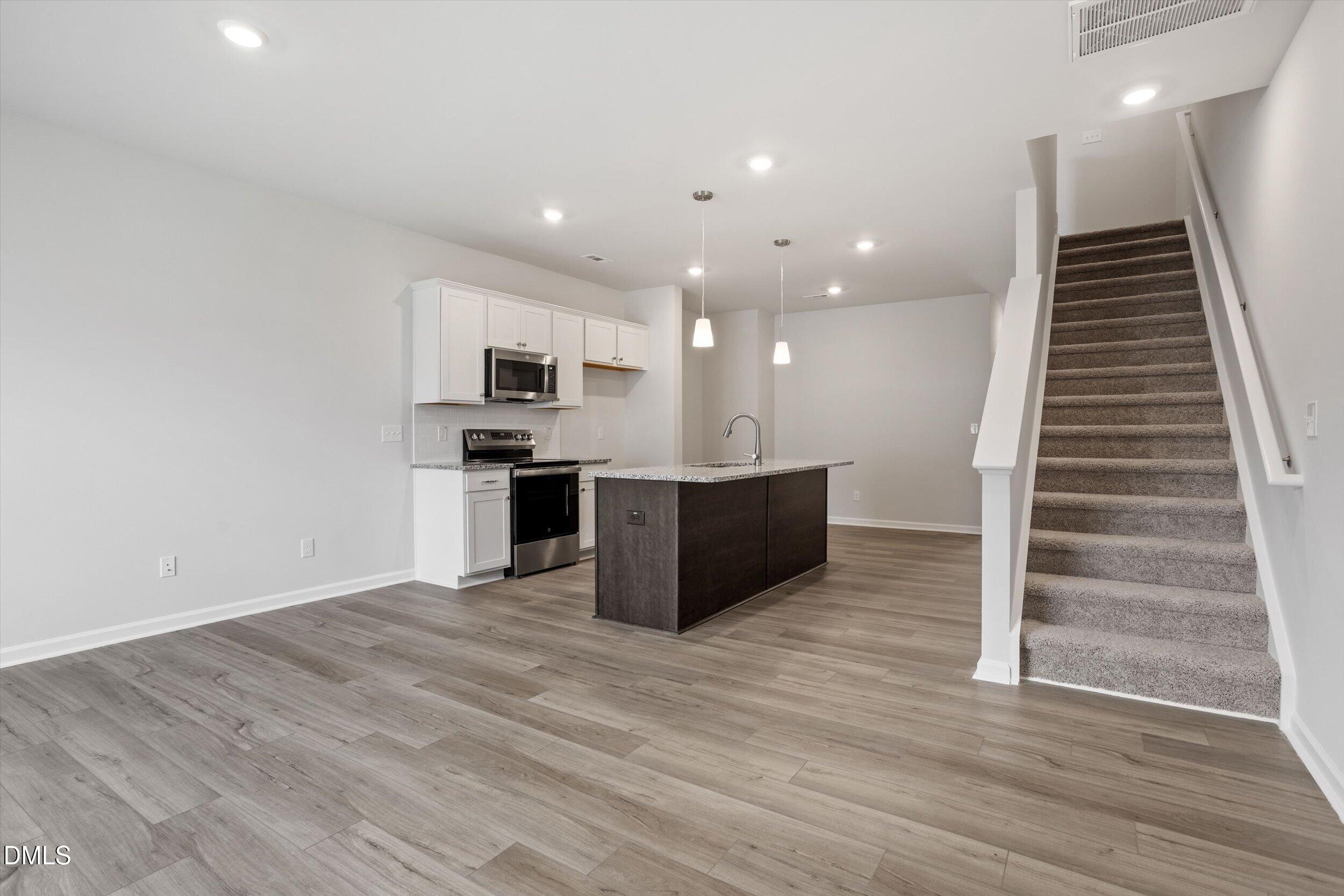 111 Flowering Maple Way 283 Property Photo 4