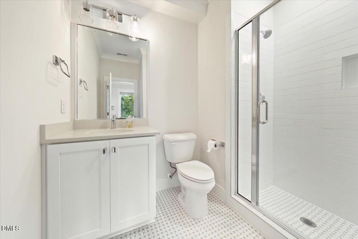 712 E Edenton Street 102 Property Photo 6