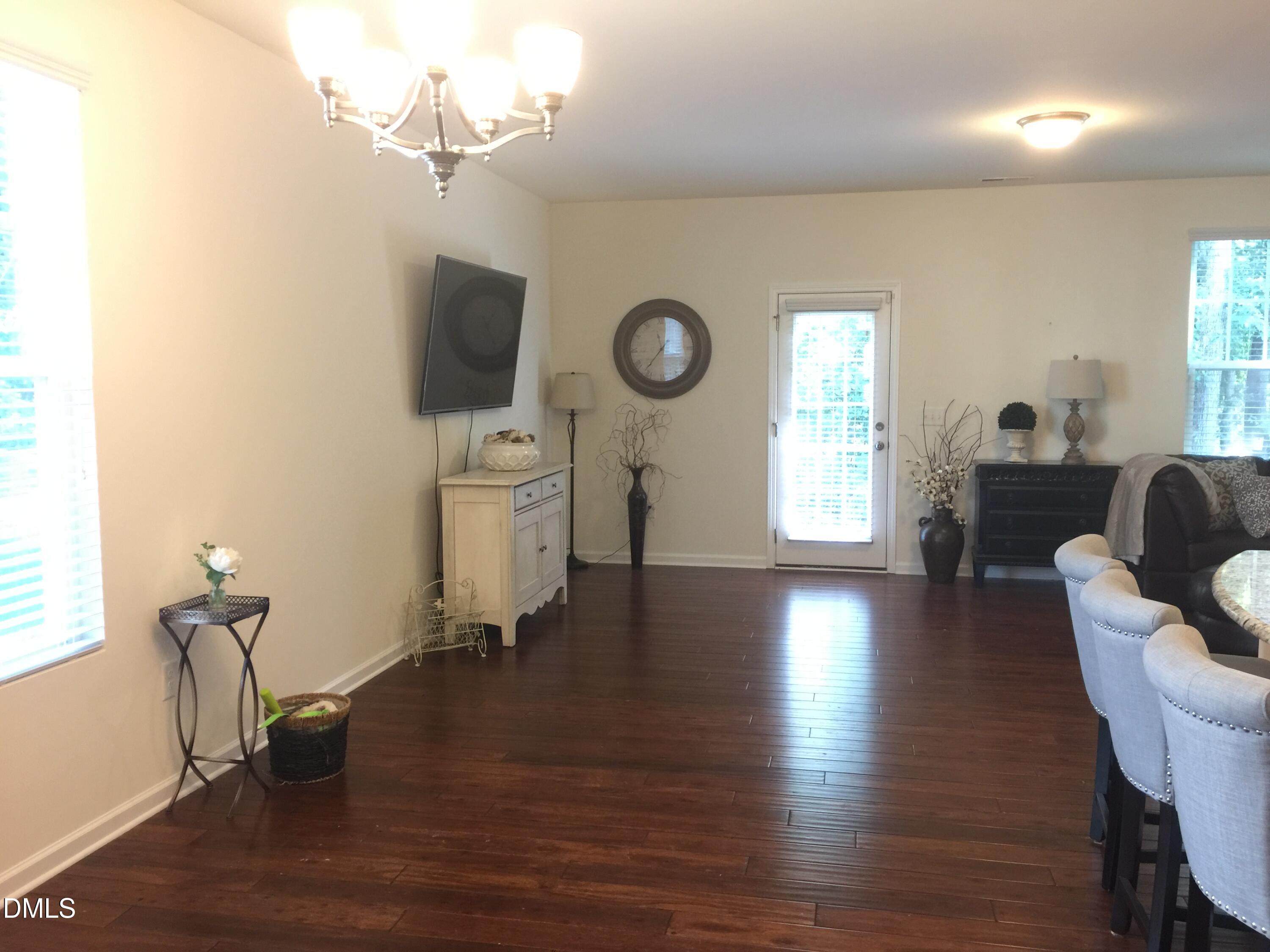 637 Briarcliff Street Property Photo 8