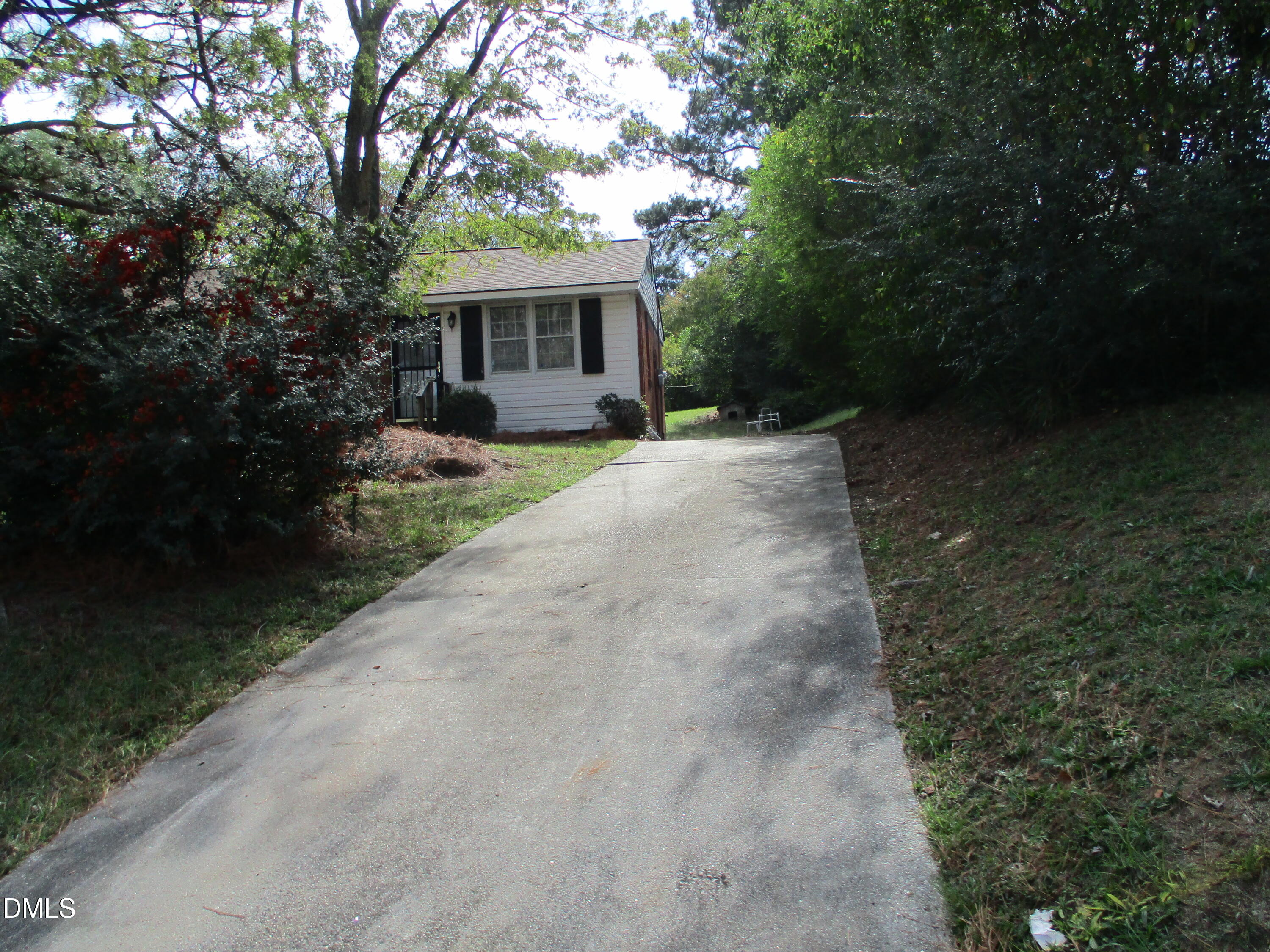 1008 Hadley Road Property Photo 2