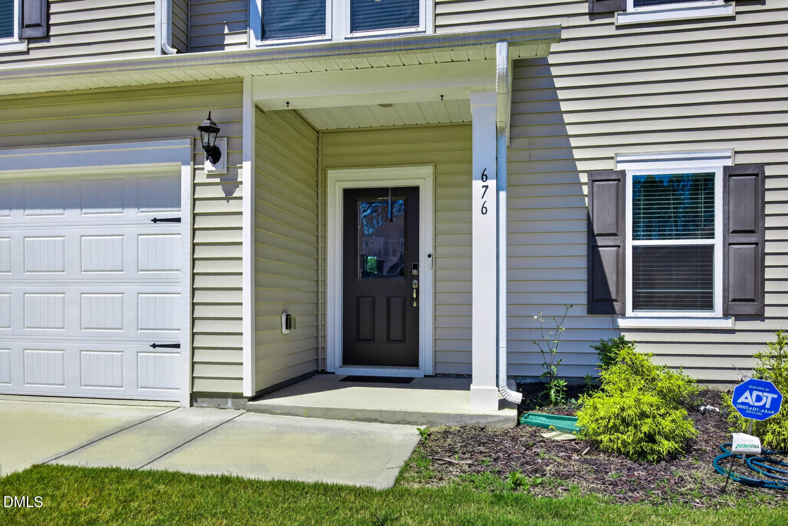 676 Winesap Drive Property Photo 3
