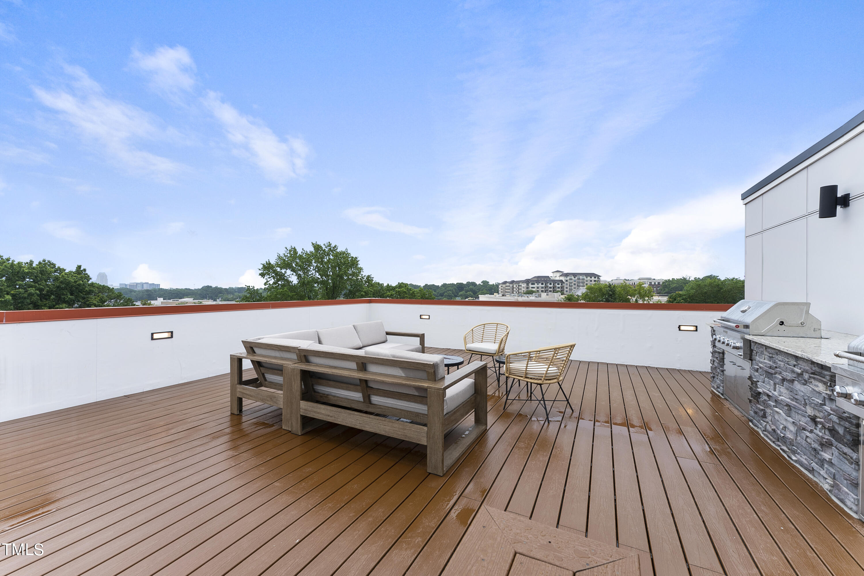 615 Daniels Street 111 Property Photo 16