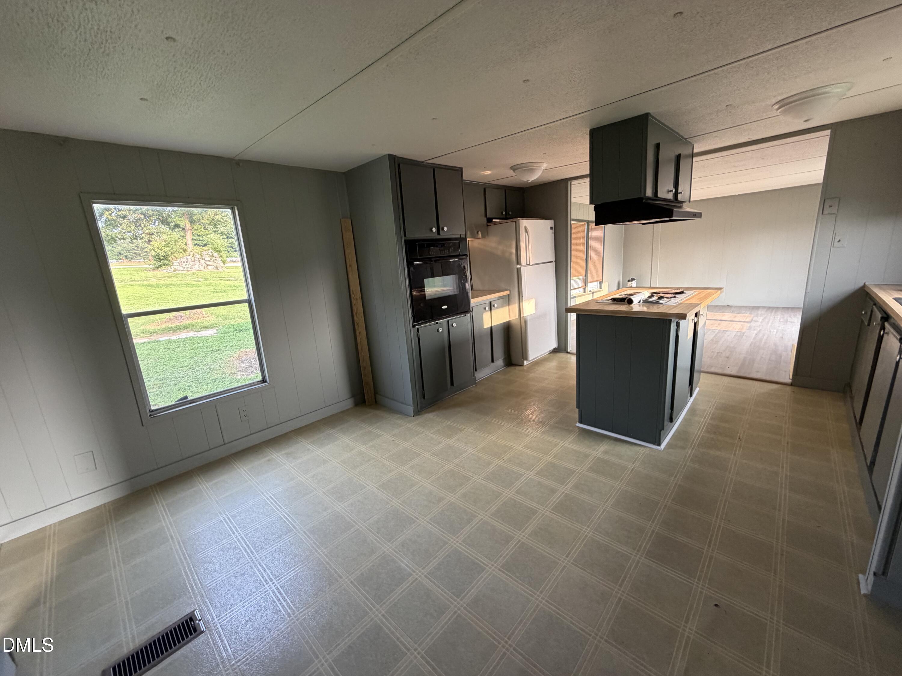 142 Pine Forest Loop Property Photo 4