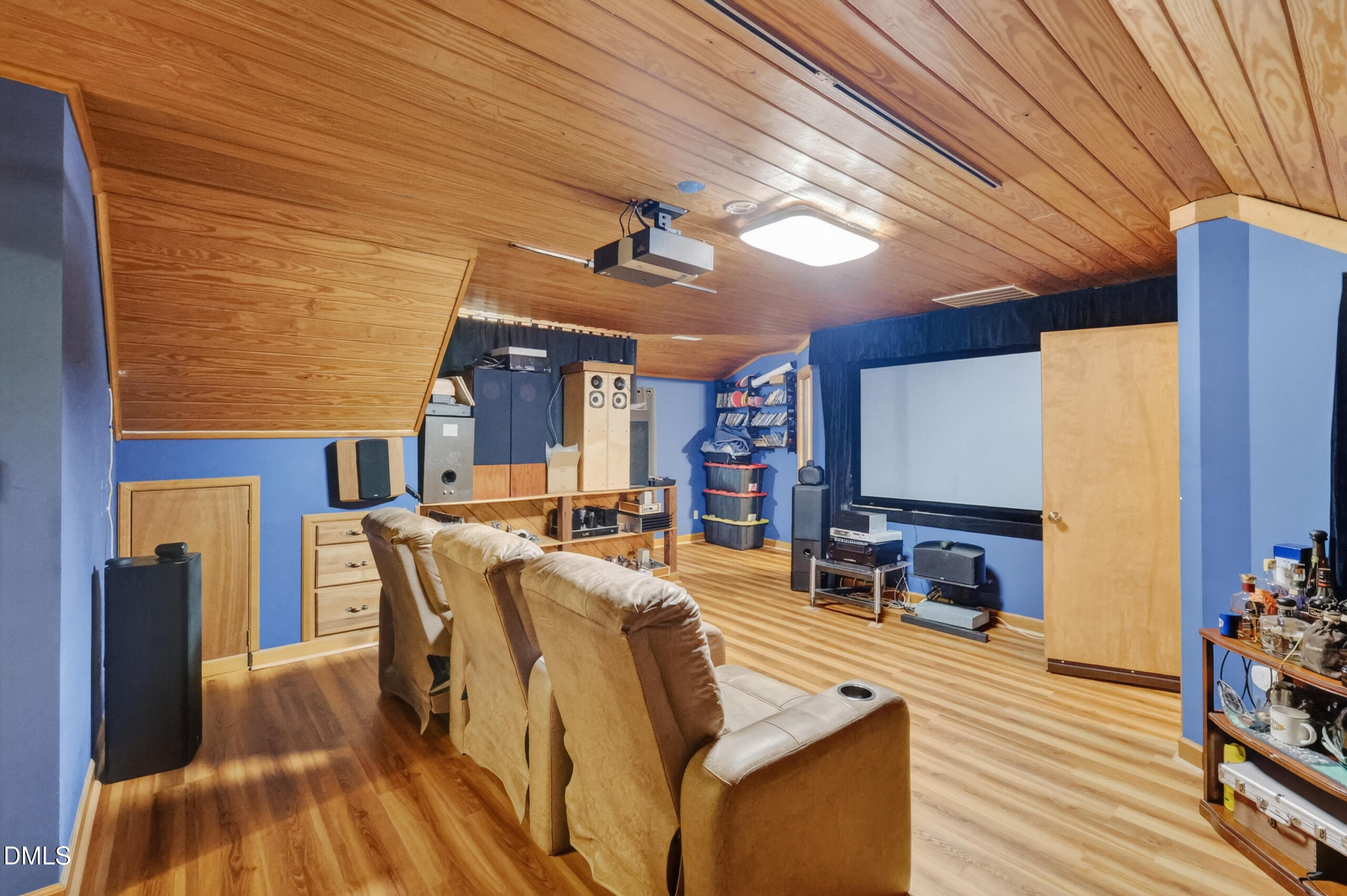 8824 Woodyhill Road Property Photo 4