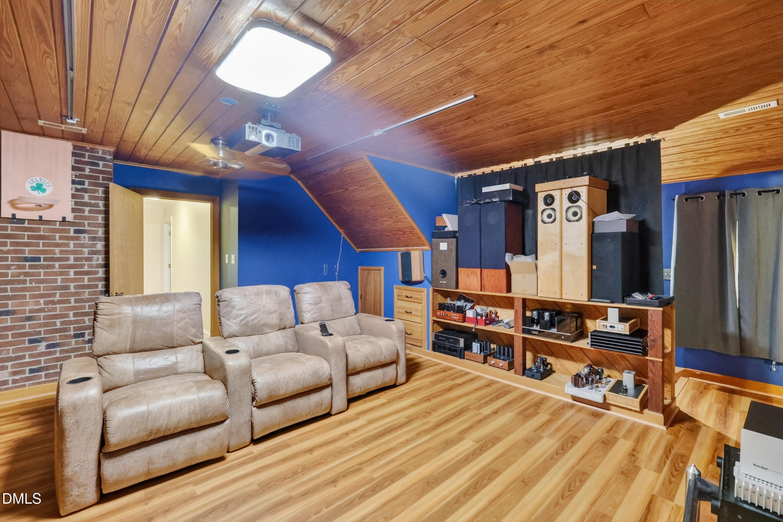 8824 Woodyhill Road Property Photo 15