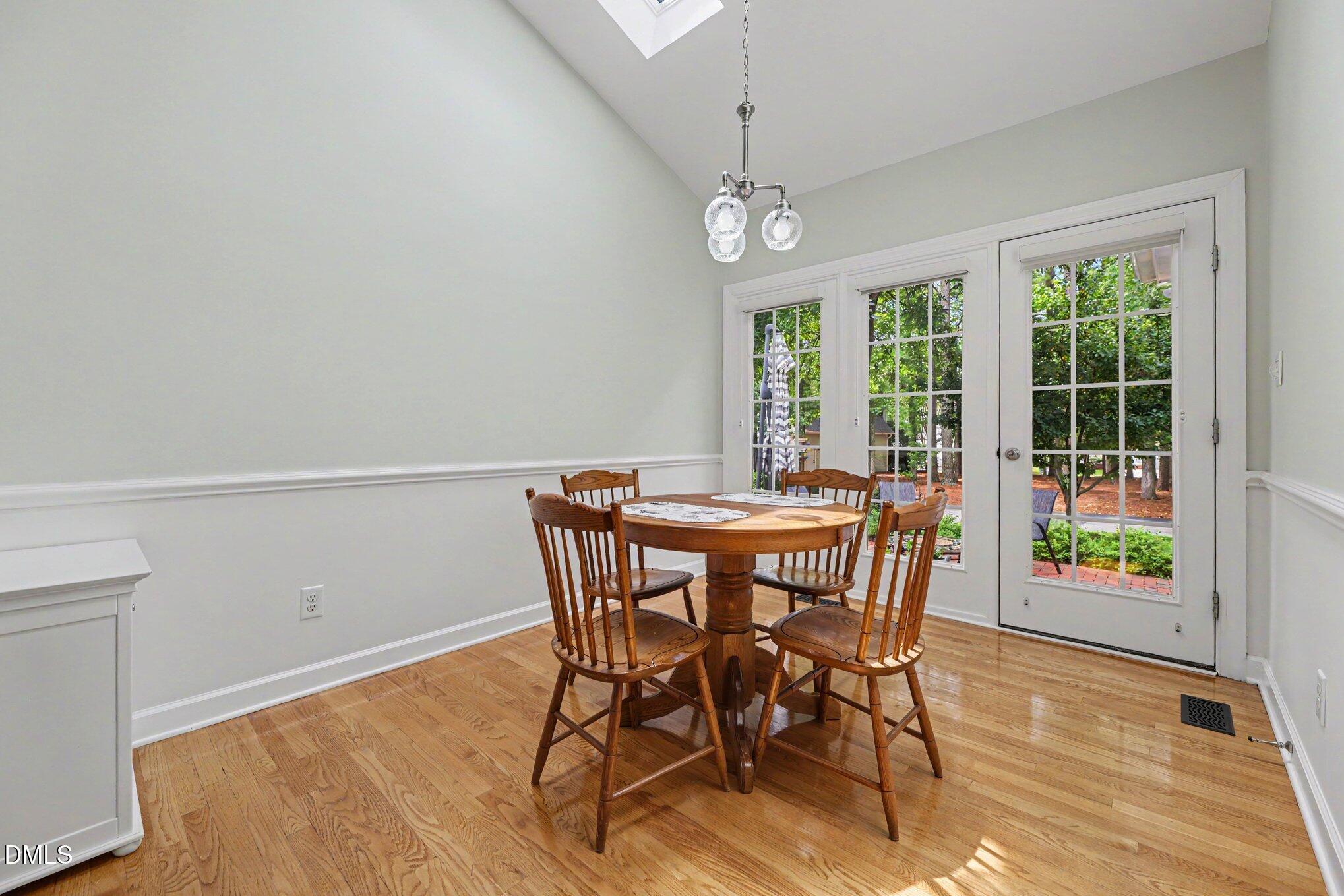 405 Carpenter Town Lane Property Photo 10