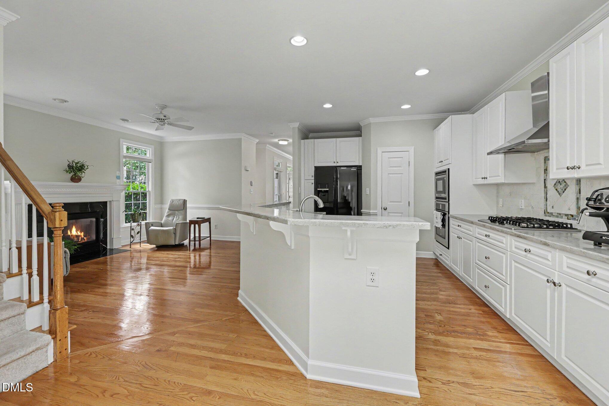405 Carpenter Town Lane Property Photo 11