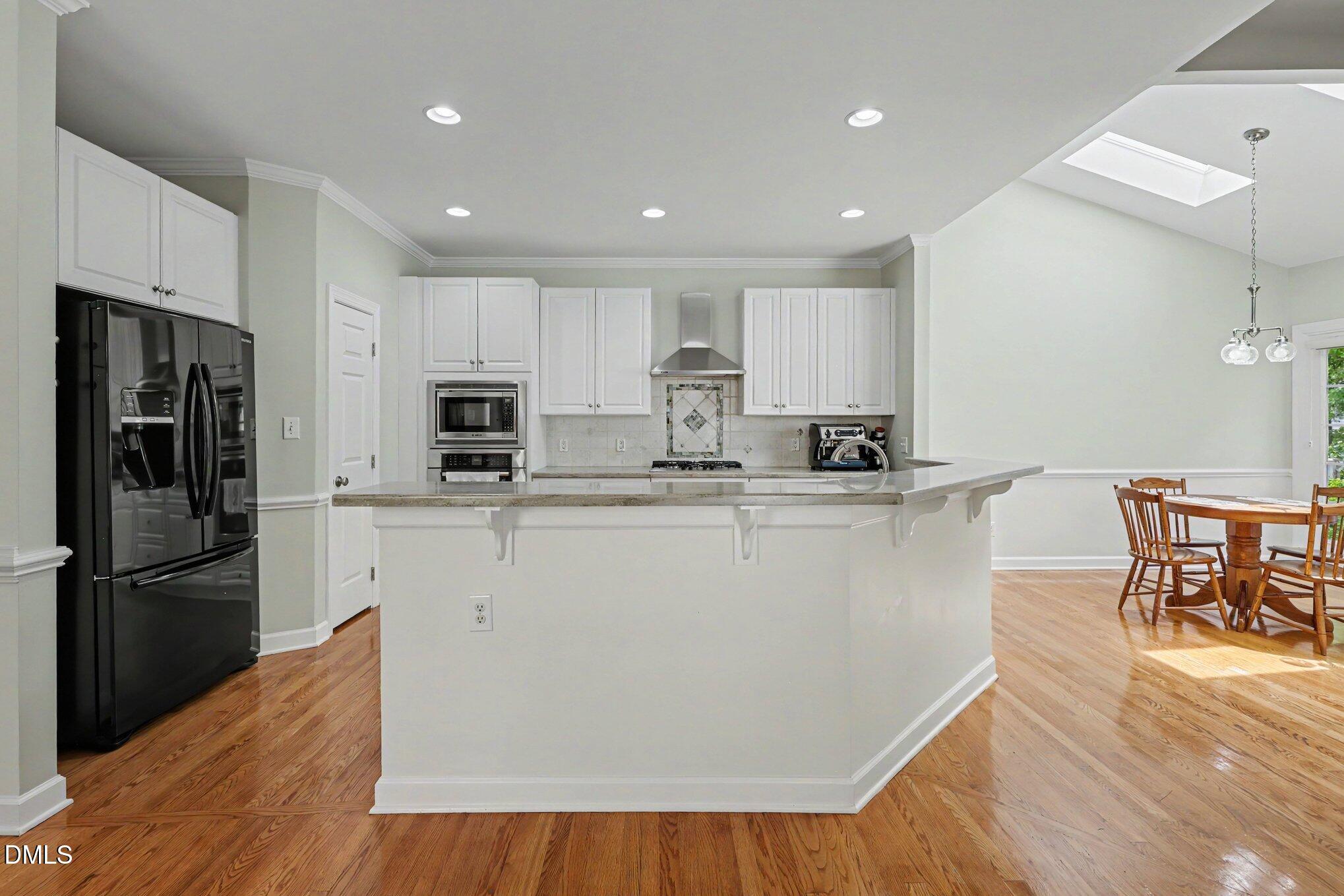405 Carpenter Town Lane Property Photo 12