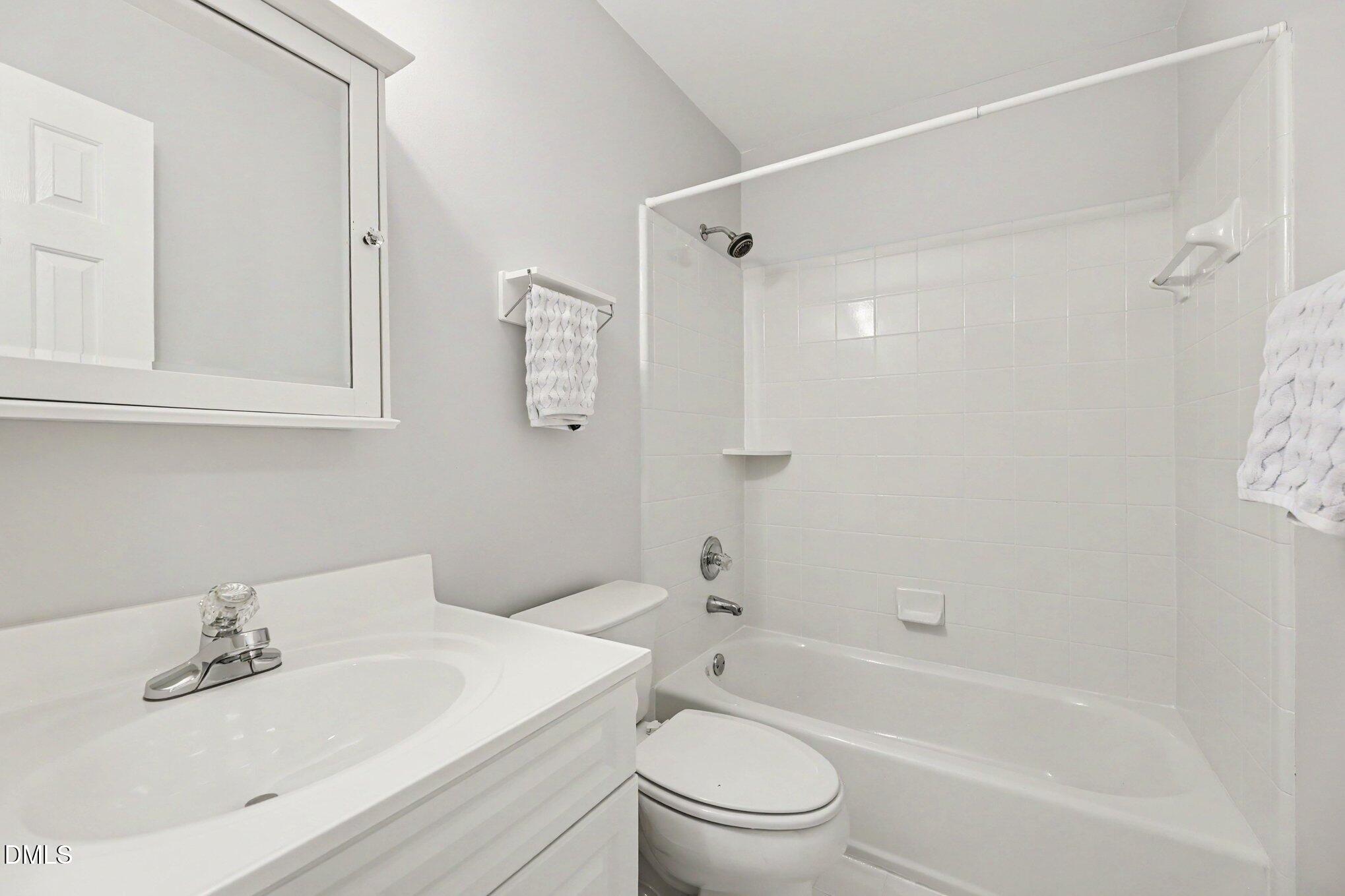 405 Carpenter Town Lane Property Photo 23