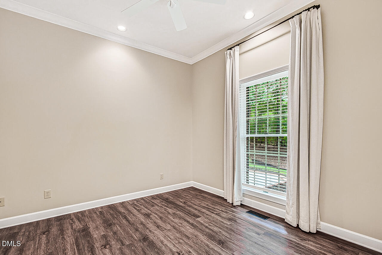 348 Westminster Court Property Photo 26