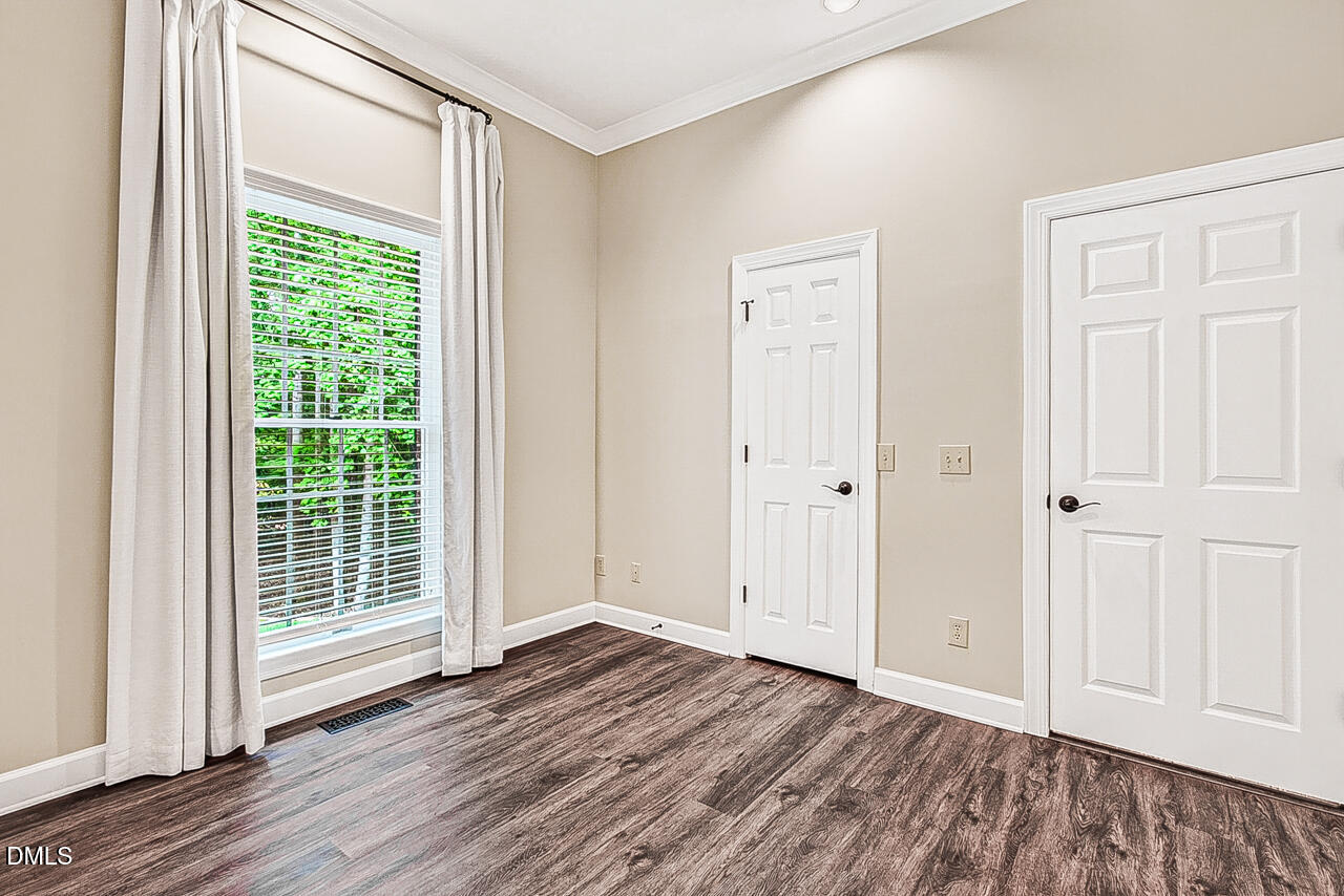 348 Westminster Court Property Photo 27