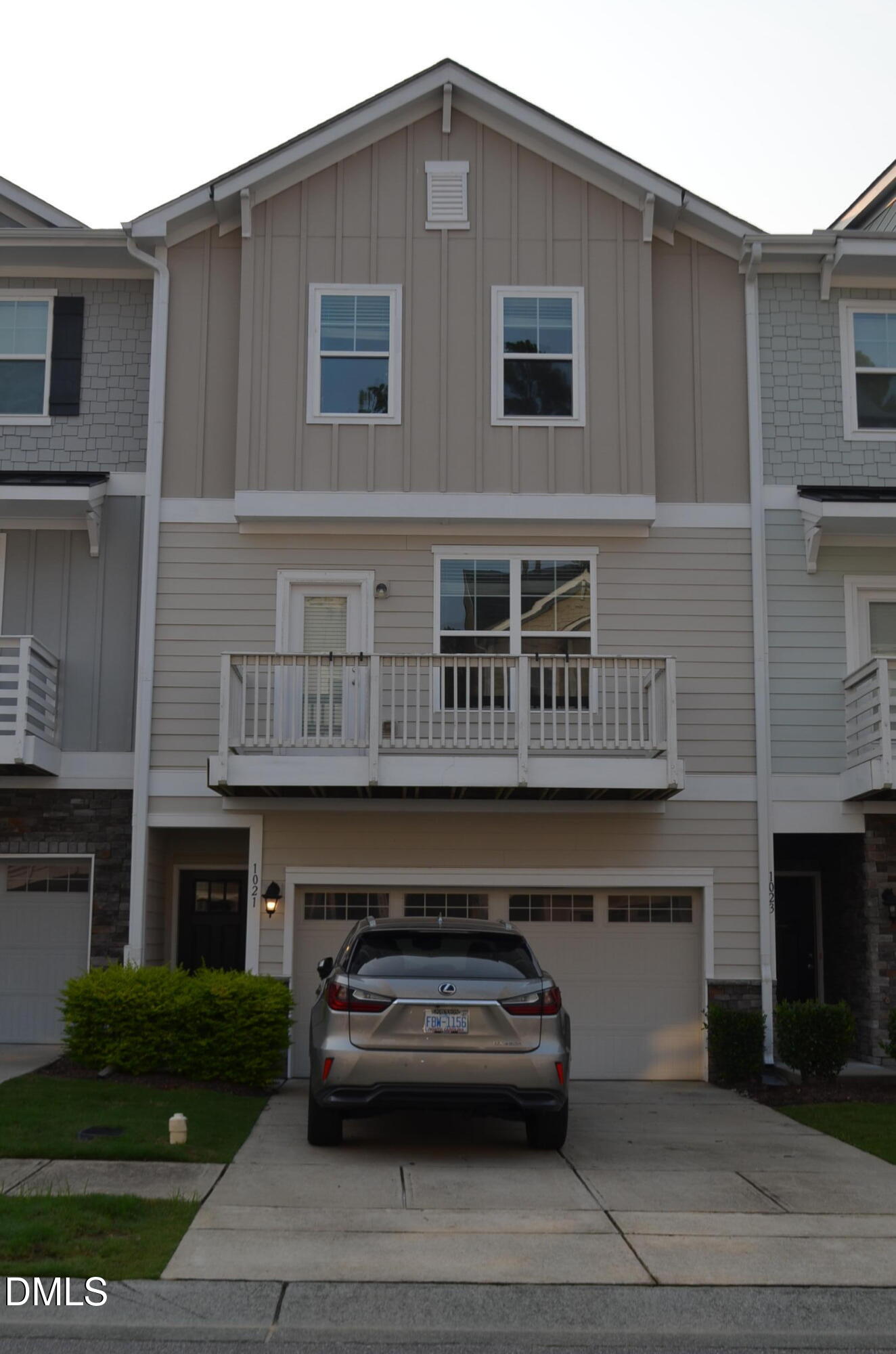 1021 Diamond Dove Lane Property Photo 2