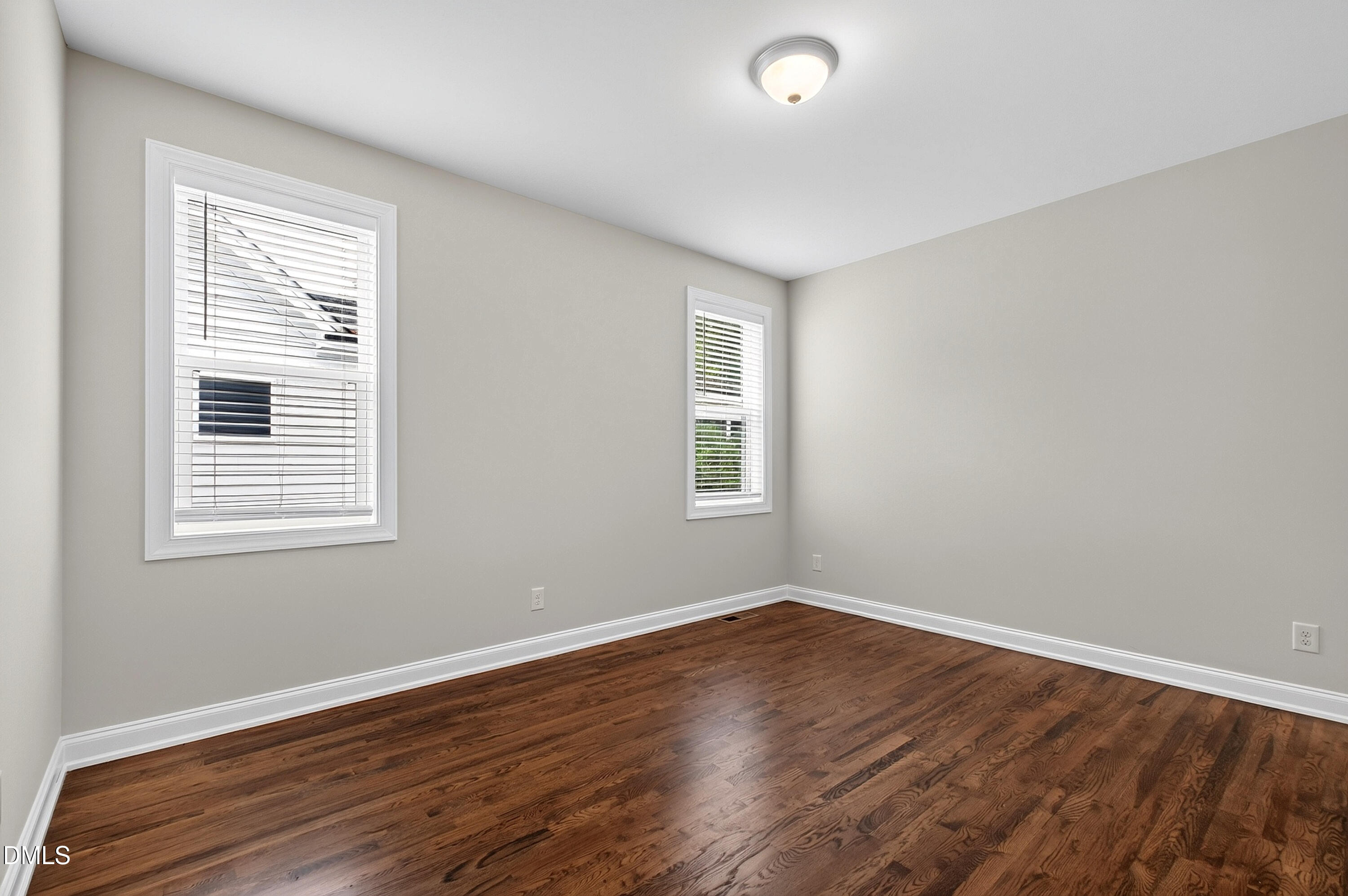929 Groveview Wynd Property Photo 31