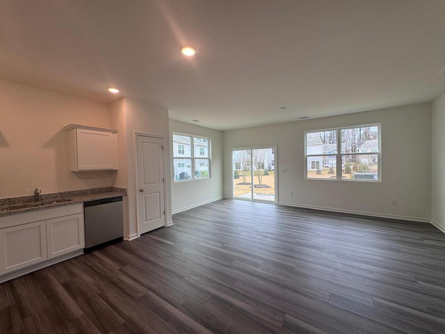1112 Dakine Drive Property Photo 6