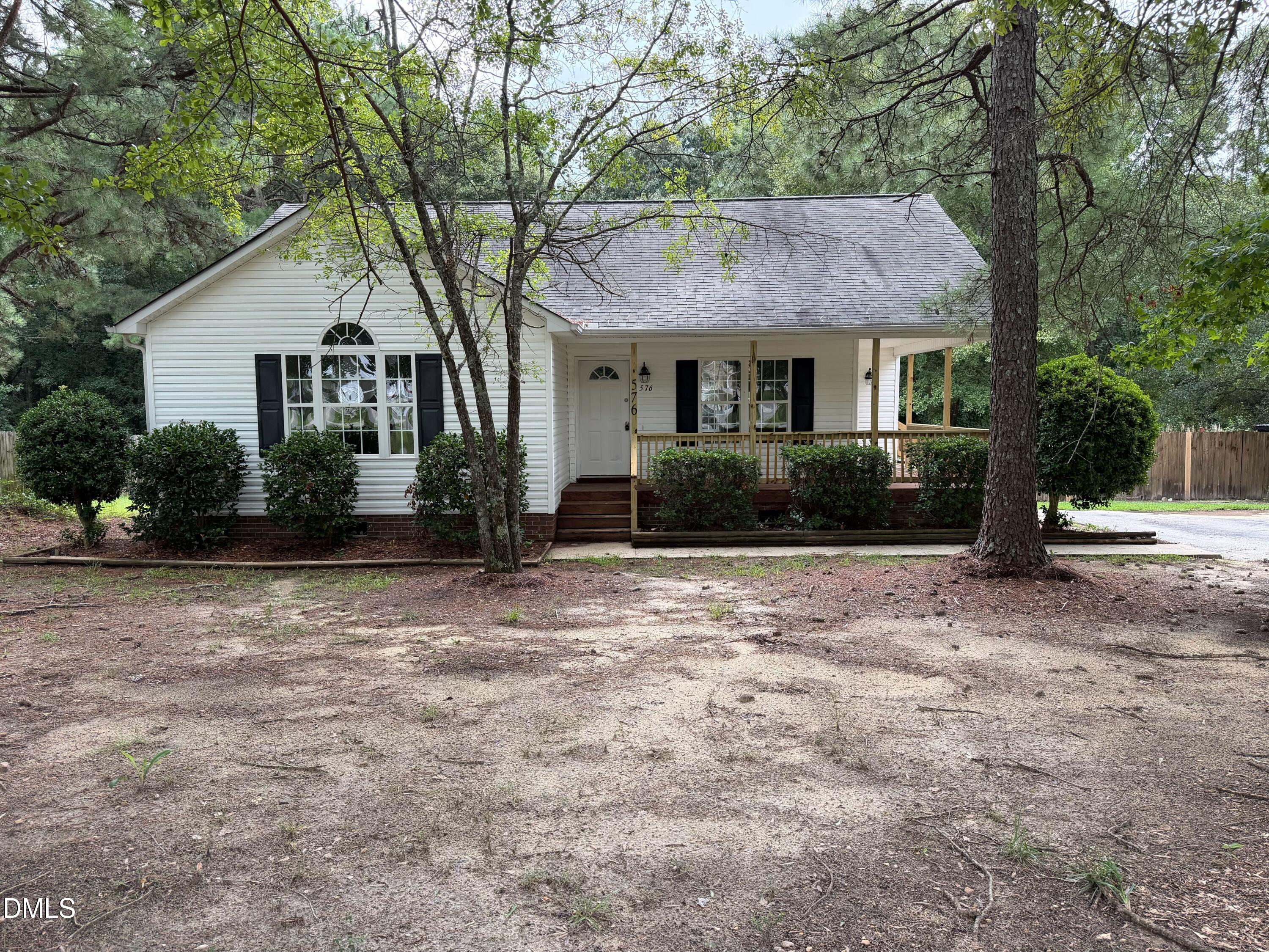 576 Sunray Drive Property Photo 1