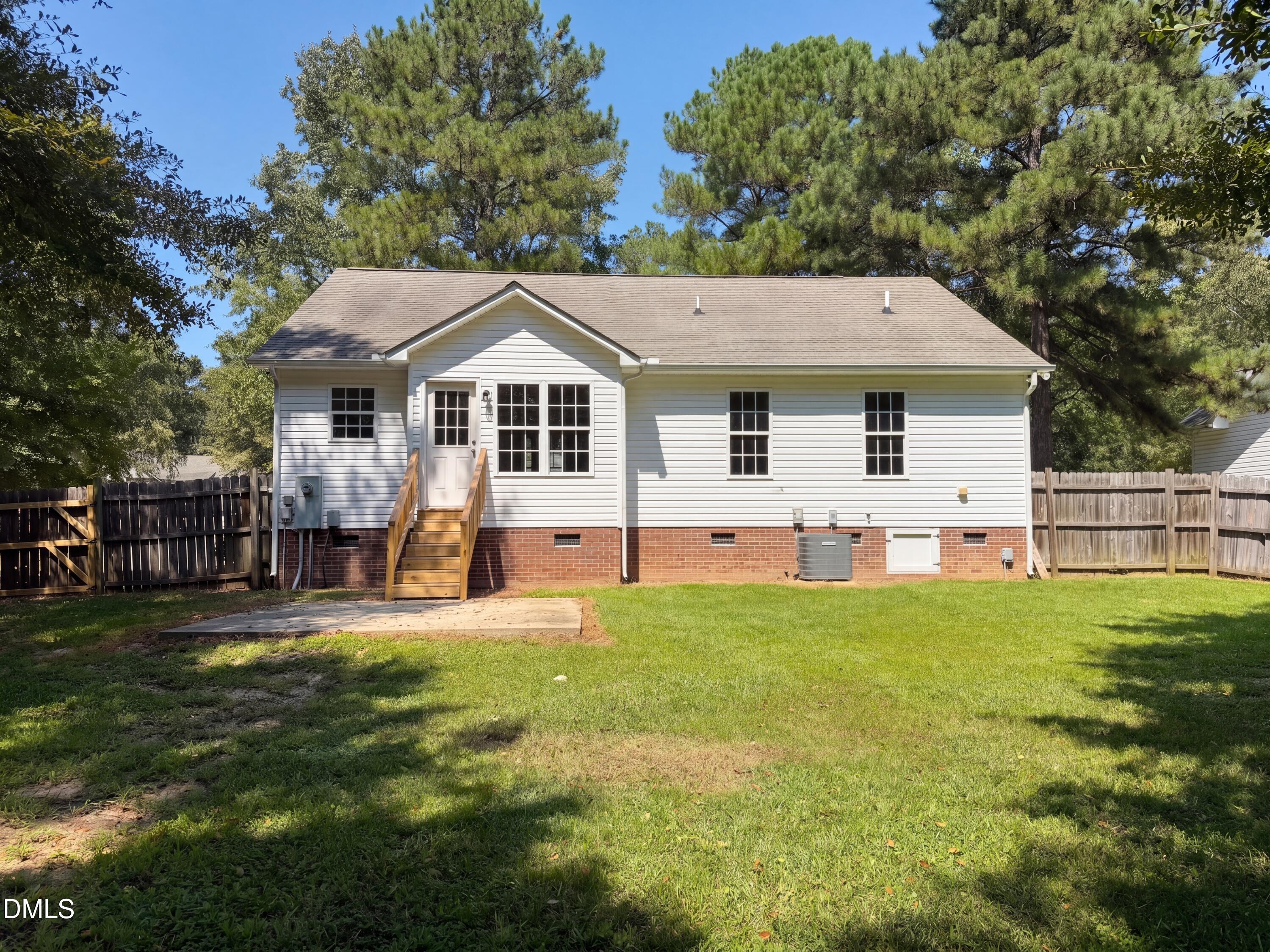576 Sunray Drive Property Photo 6
