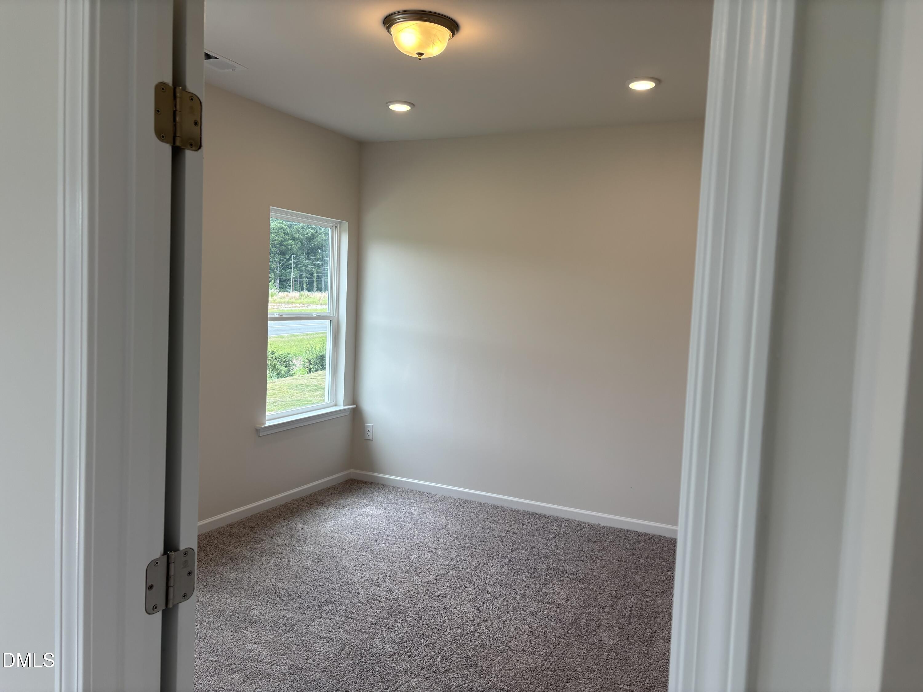 279 Courtside Drive Property Photo 4