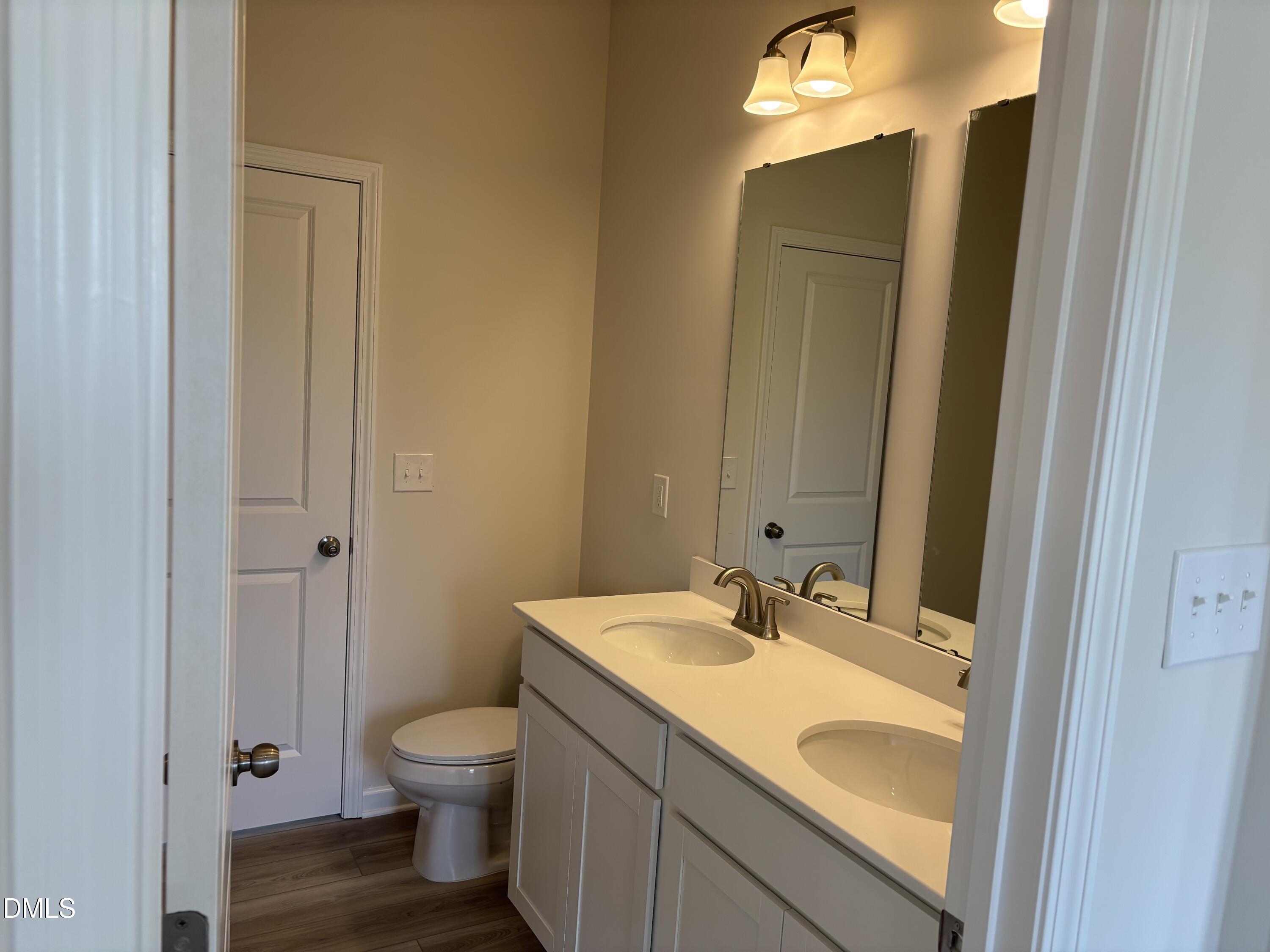 279 Courtside Drive Property Photo 6