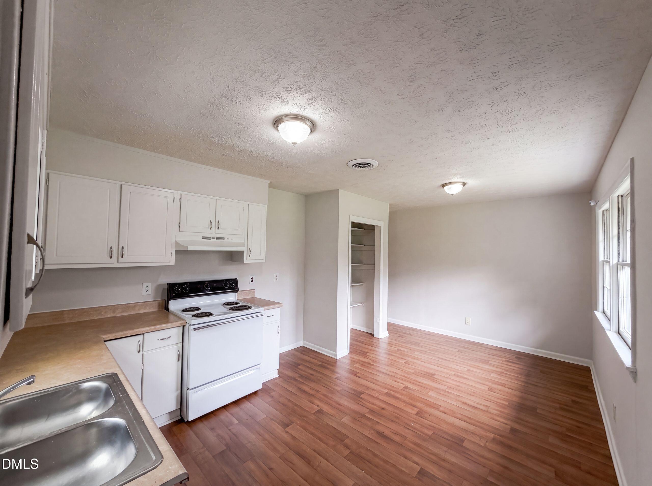 6616 Amanda Circle Property Photo 6