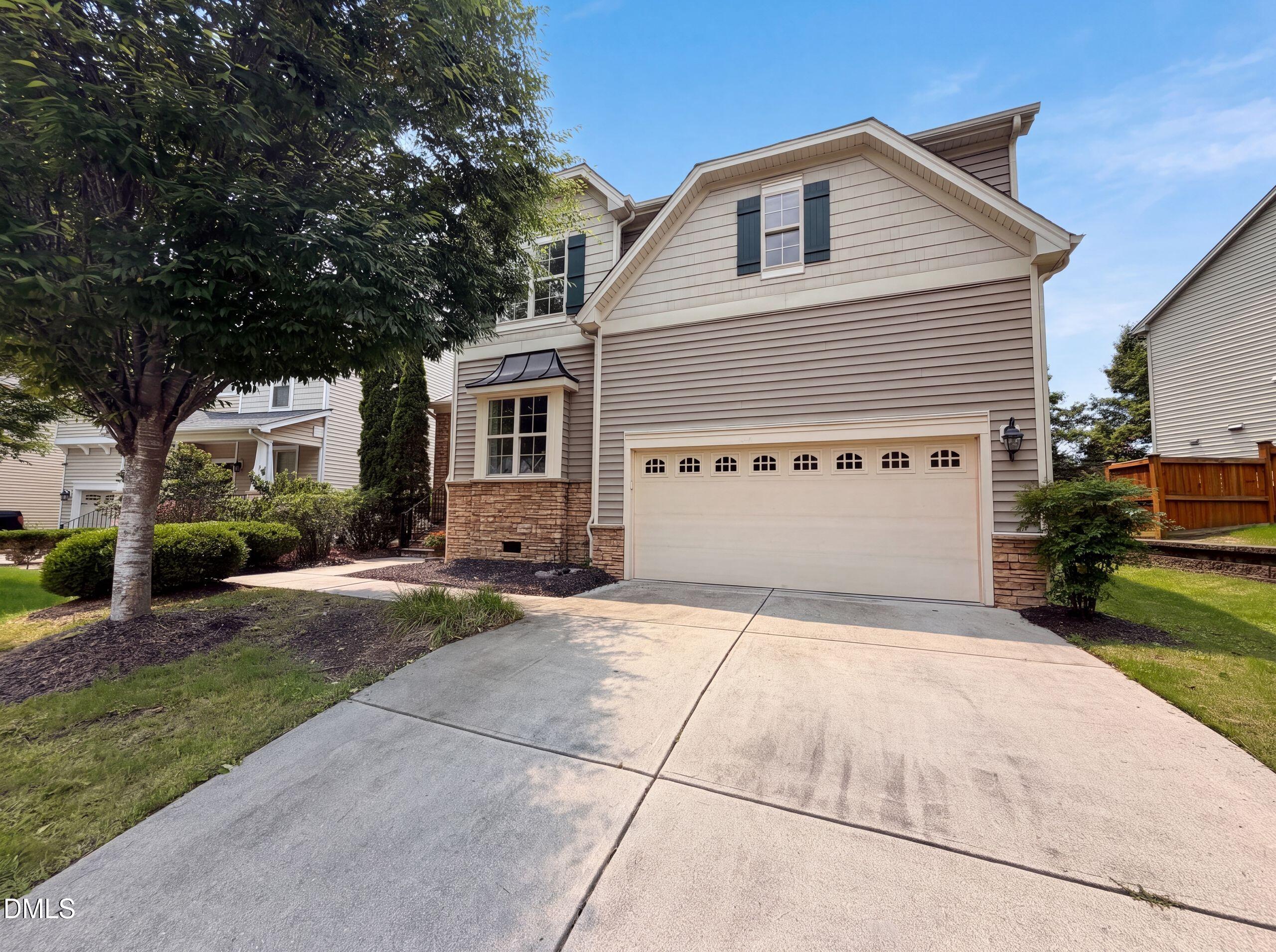 2720 Kinsley Place Property Photo 1