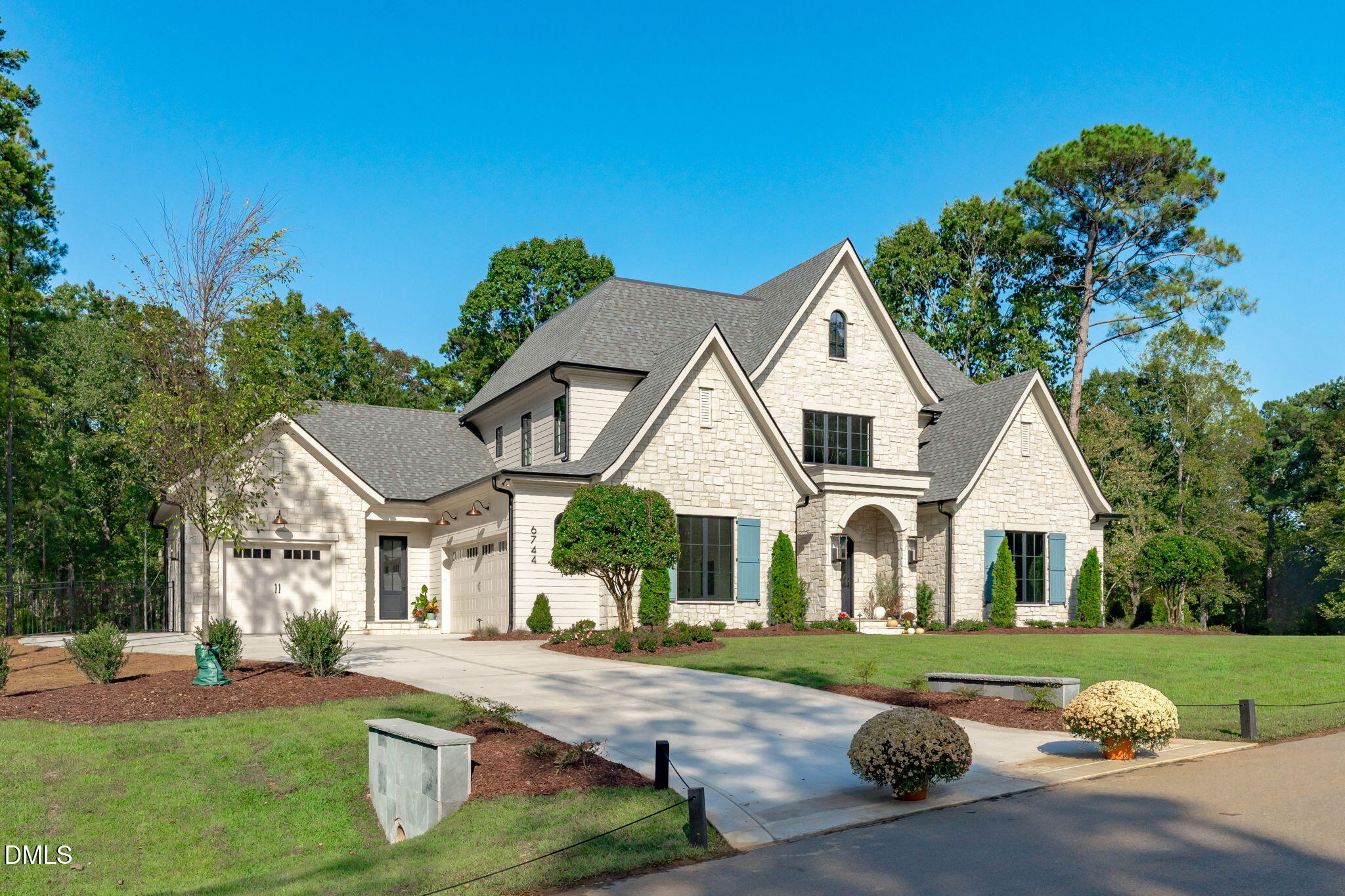 6744 Brixley Crest Court Property Photo 2