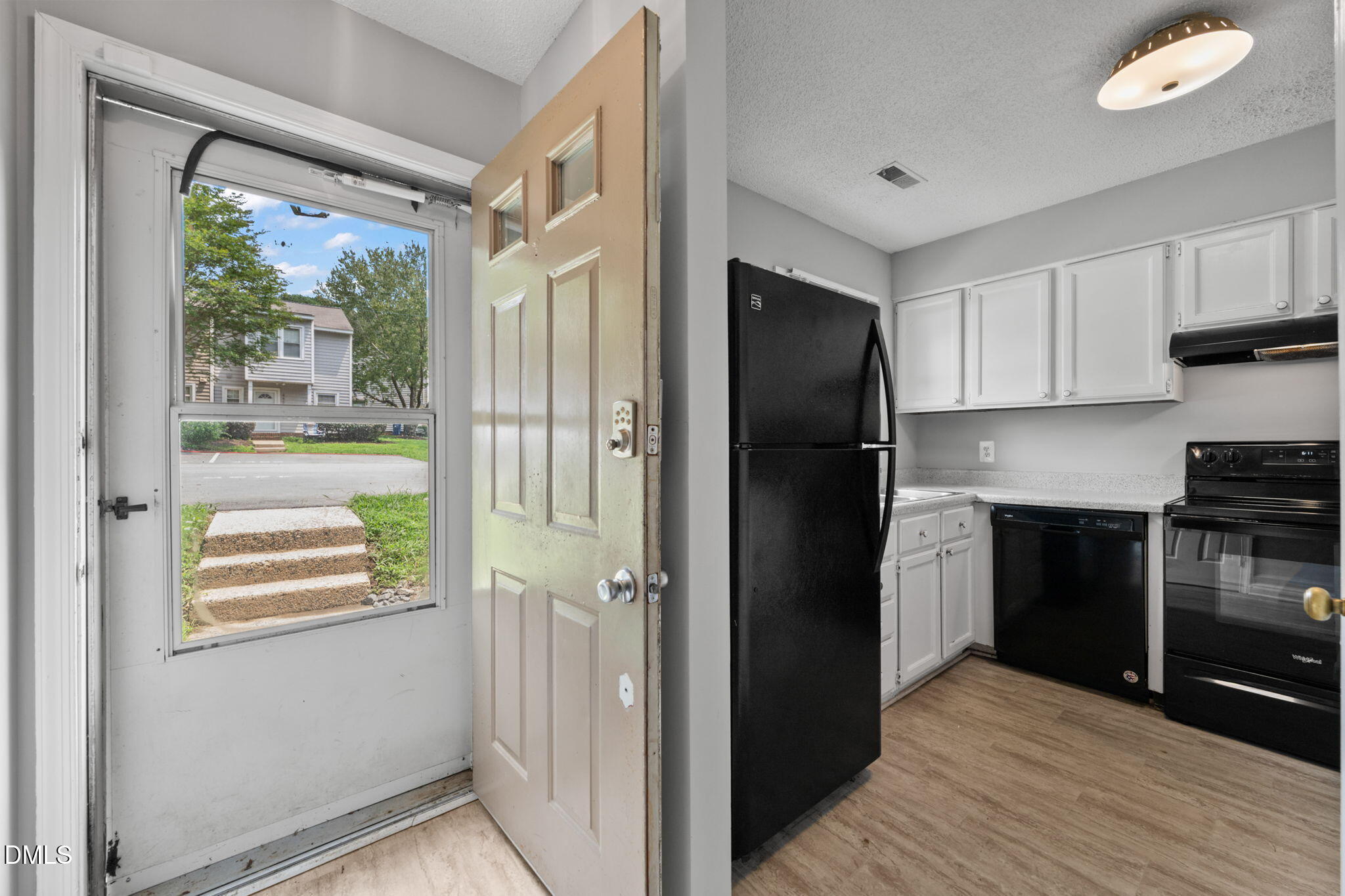 4425 Roller Court Property Photo 2