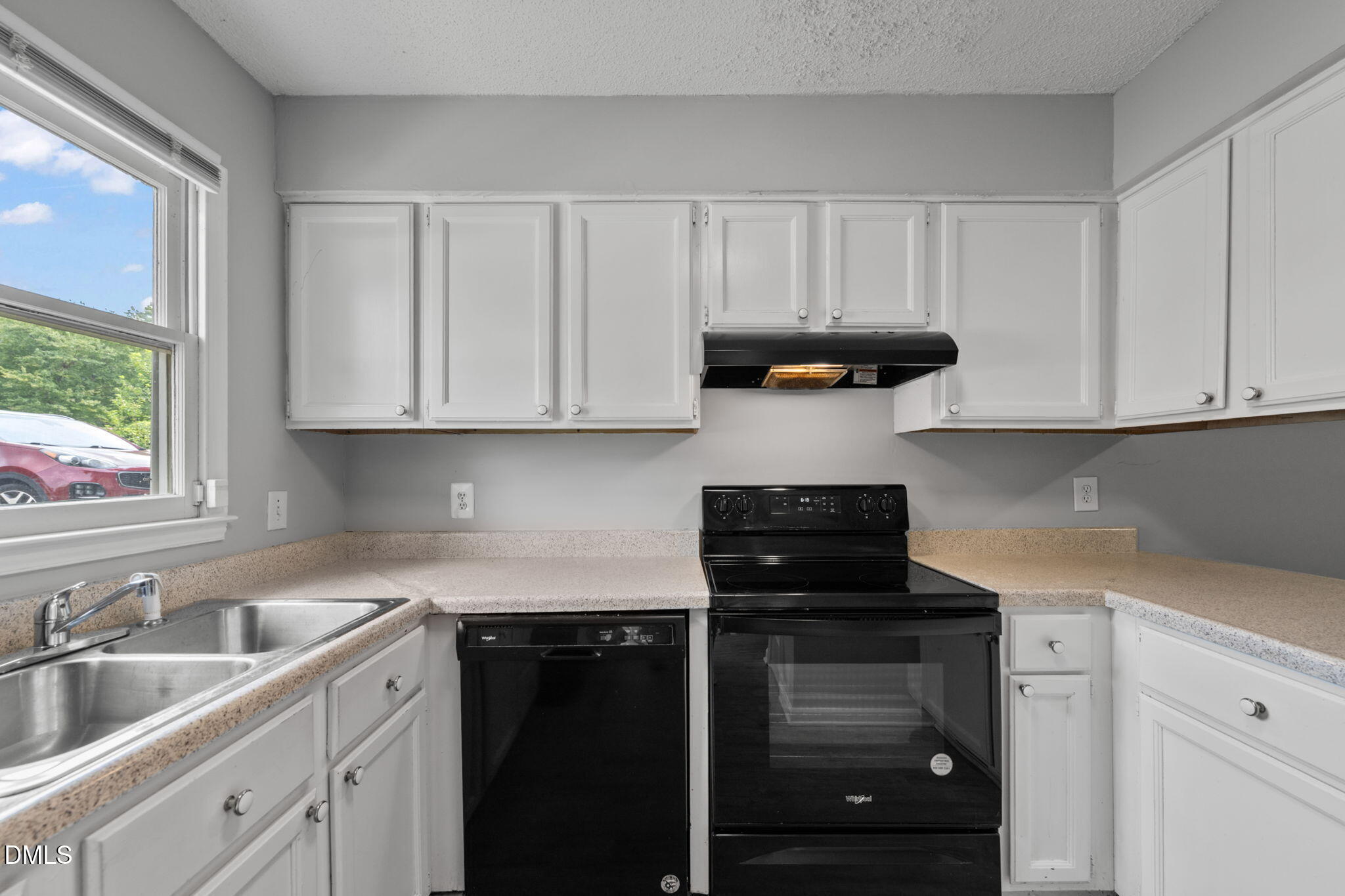 4425 Roller Court Property Photo 3
