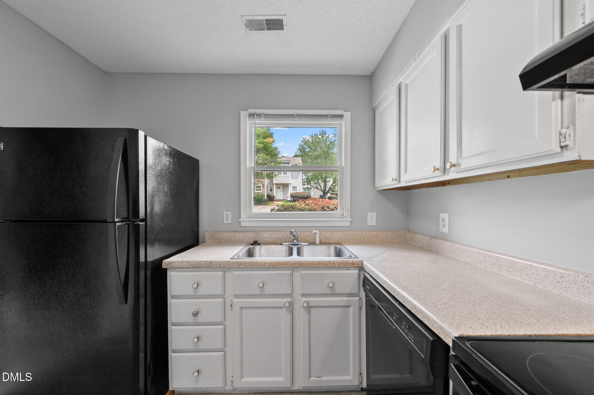 4425 Roller Court Property Photo 5