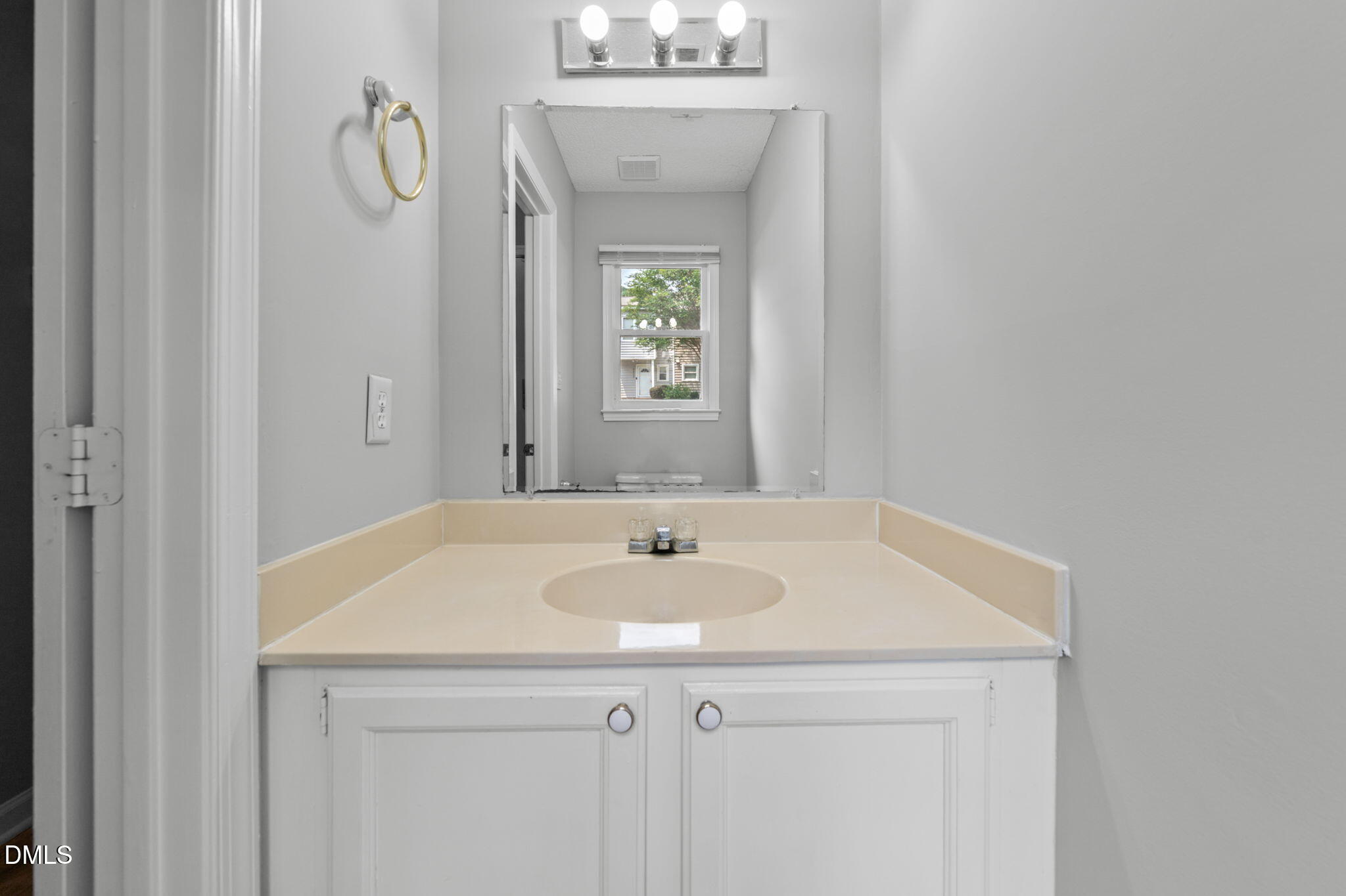 4425 Roller Court Property Photo 8