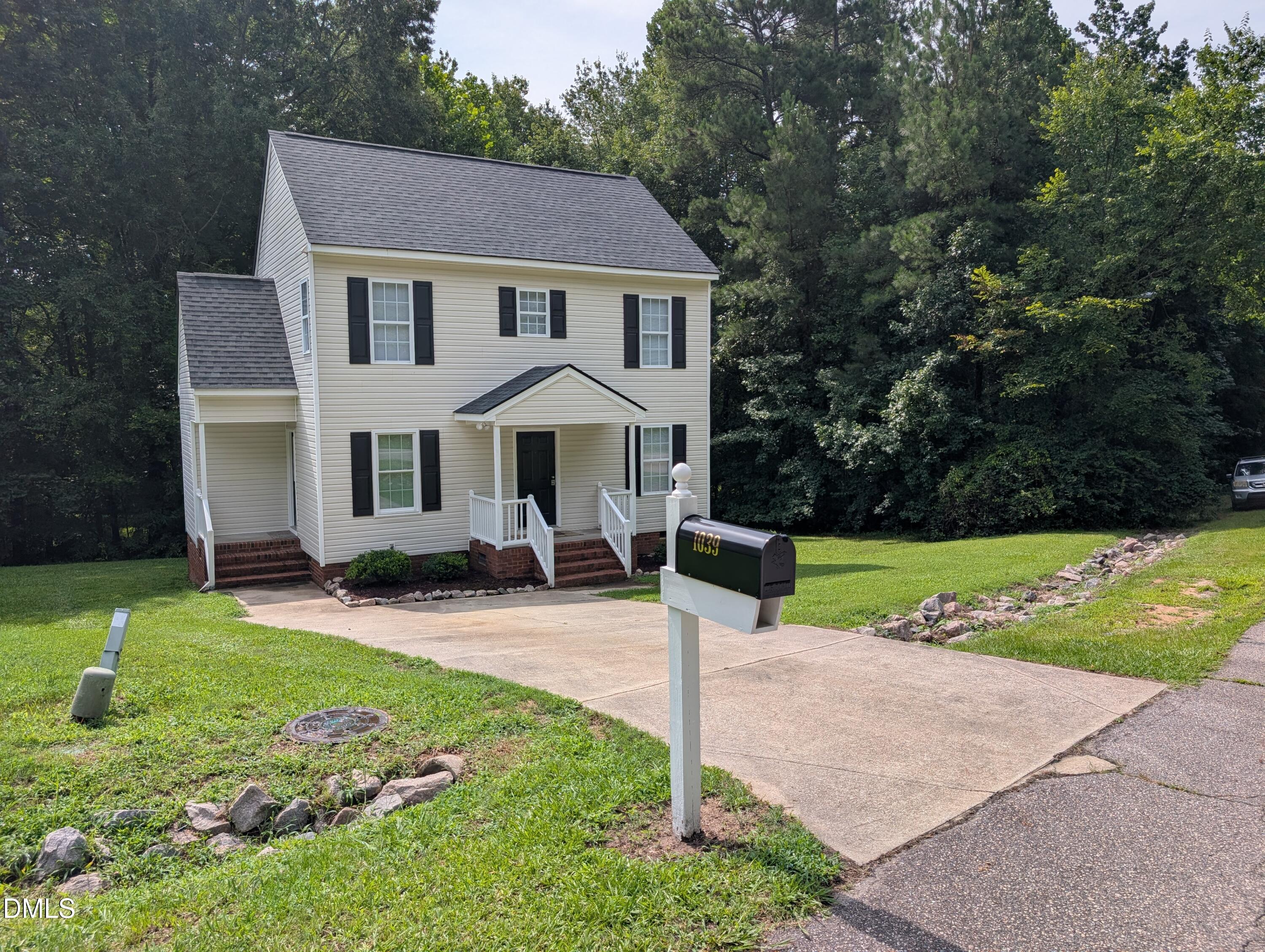 1039 Laurel Leaf Road Property Photo 3