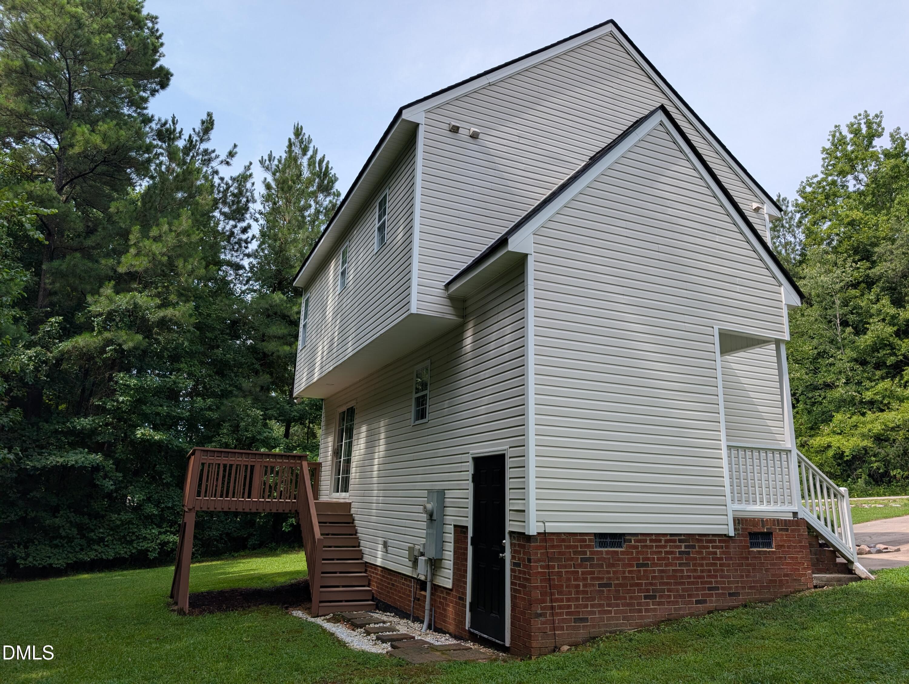 1039 Laurel Leaf Road Property Photo 7
