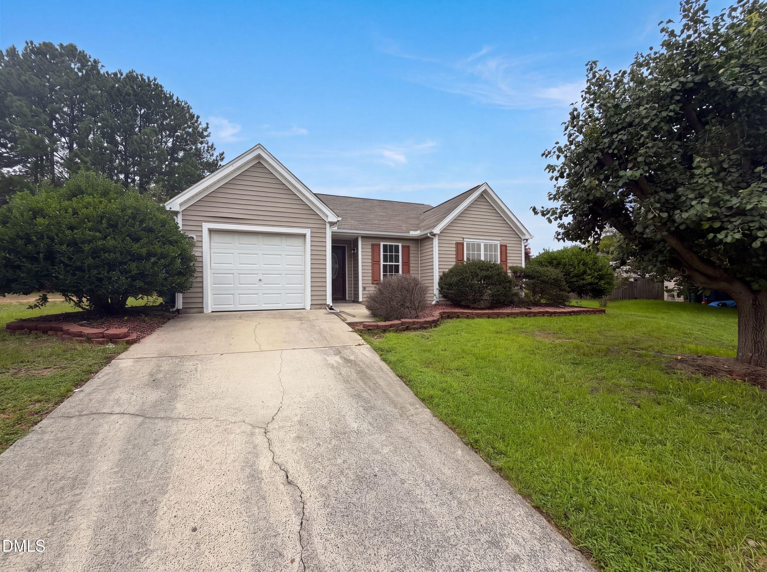 311 Pebble Way Property Photo 1