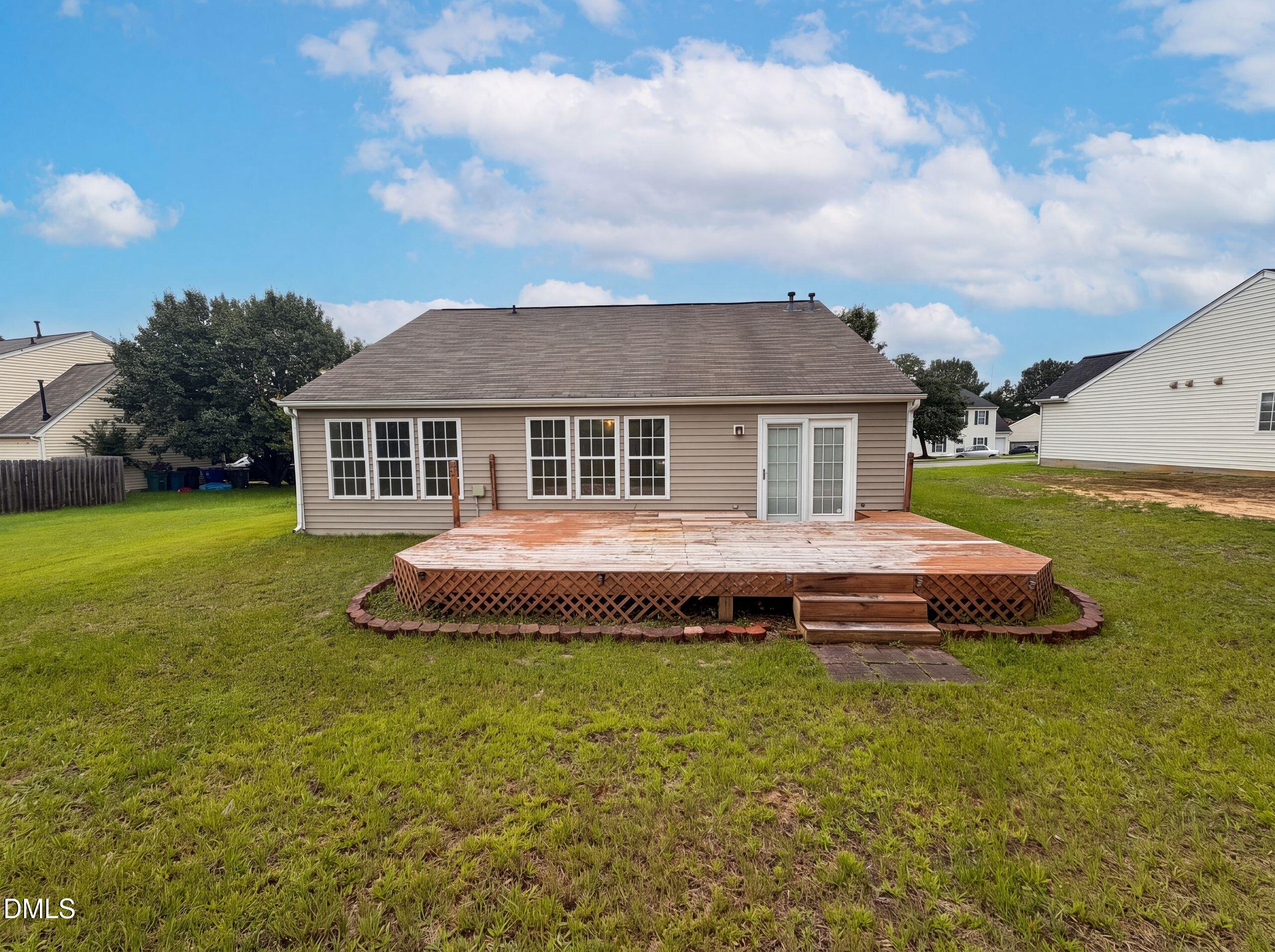 311 Pebble Way Property Photo 5
