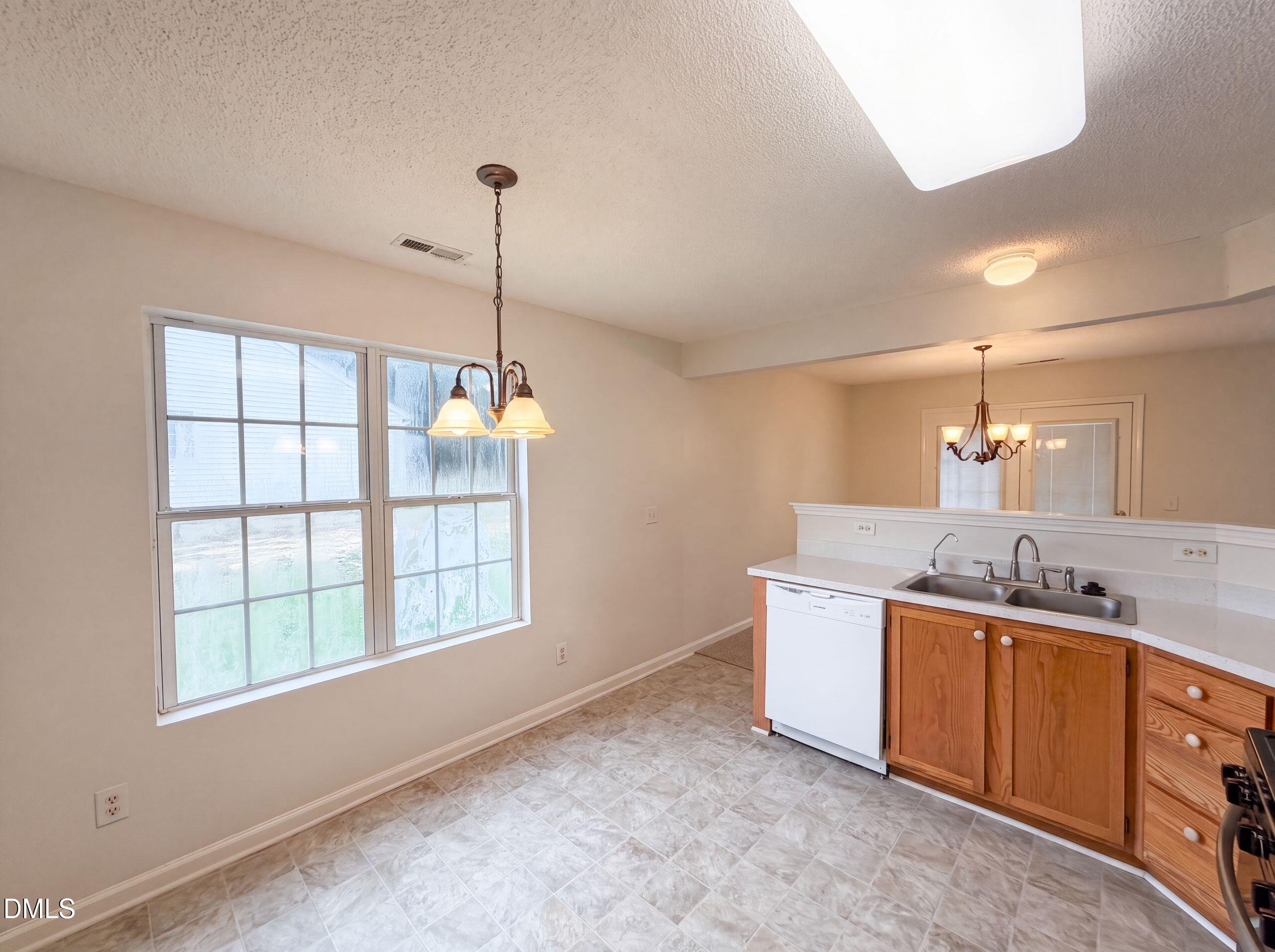 311 Pebble Way Property Photo 7