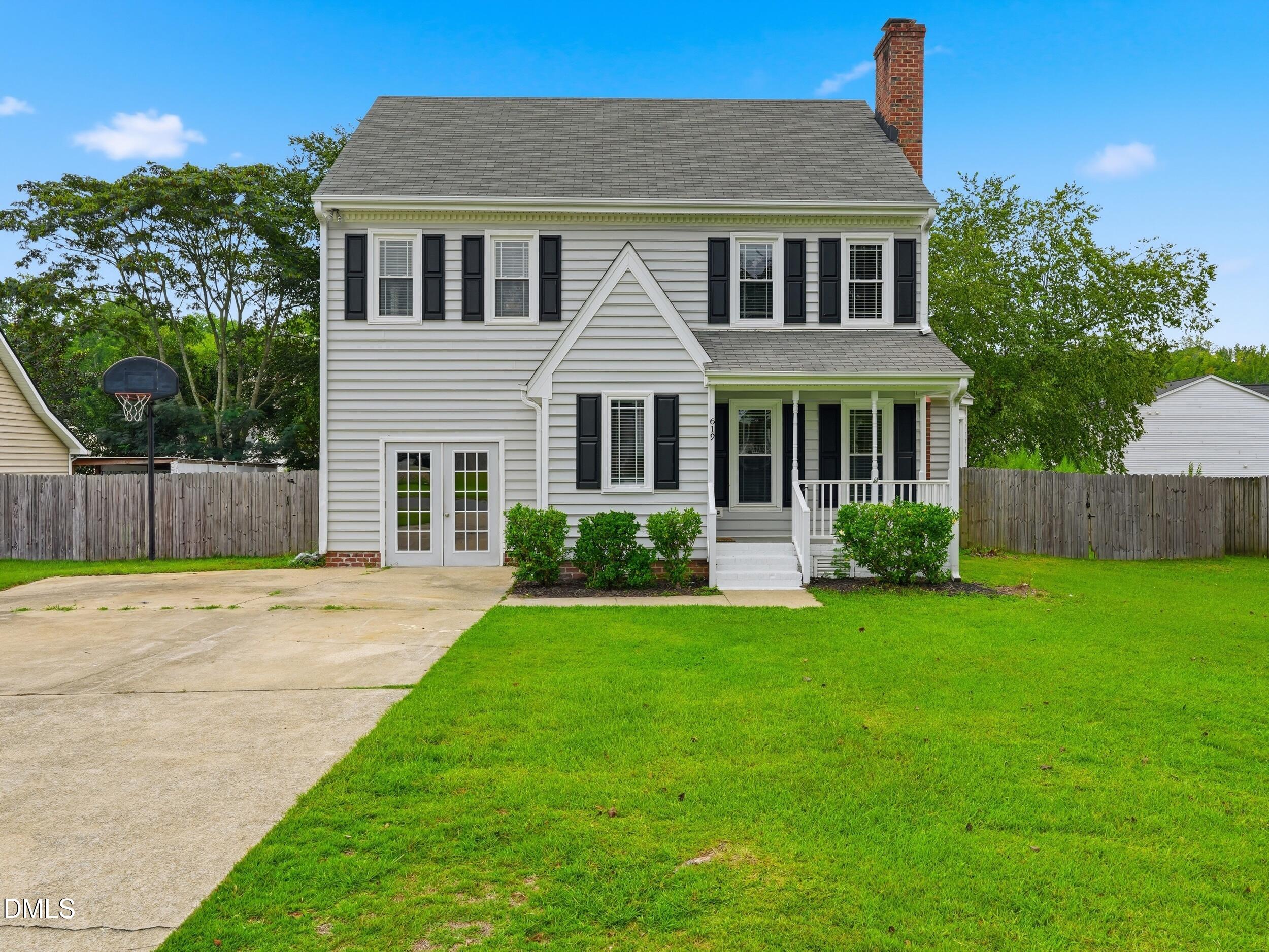 619 Commander Drive Property Photo 1