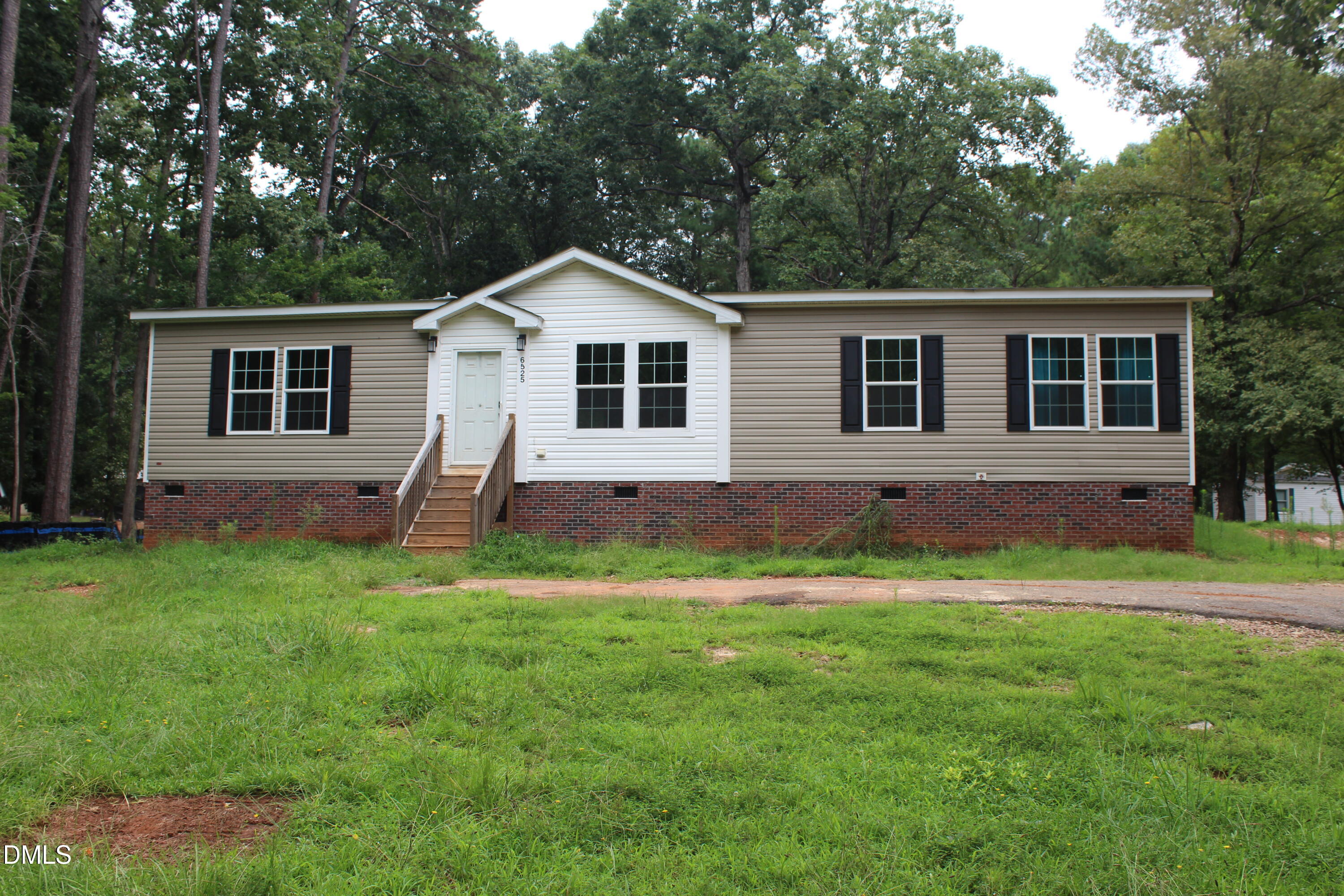 6525 Little Creek Road Property Photo 1