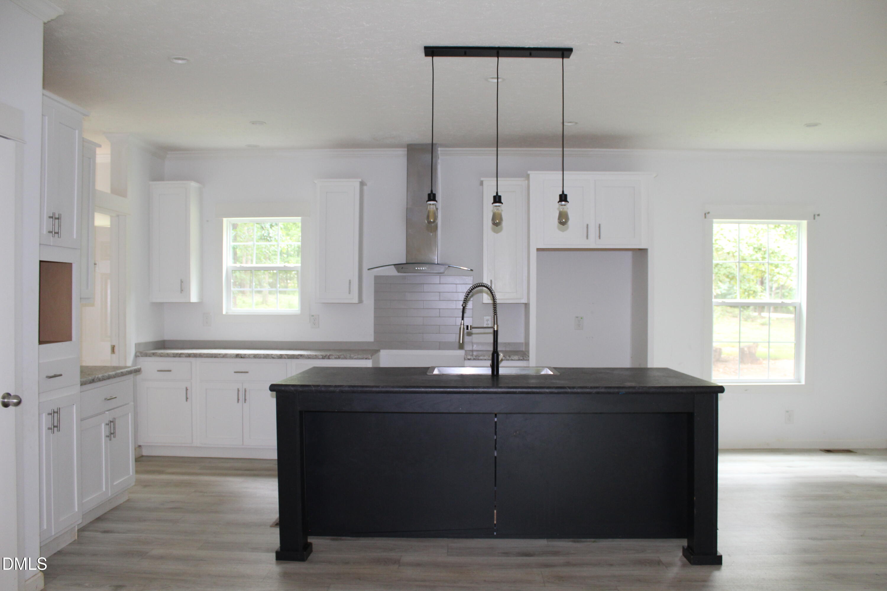 6525 Little Creek Road Property Photo 5
