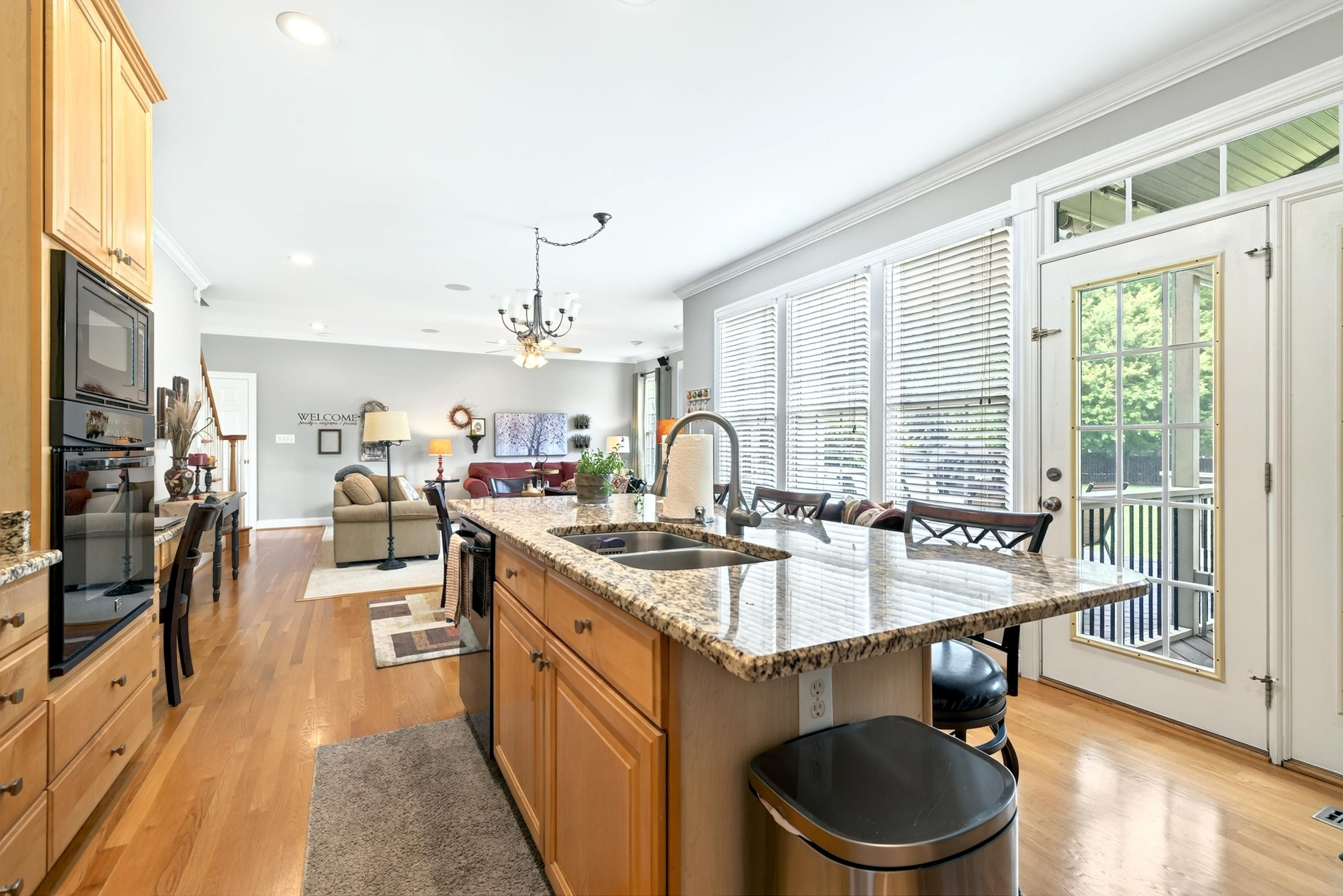 3024 Whitehart Lane Property Photo 3