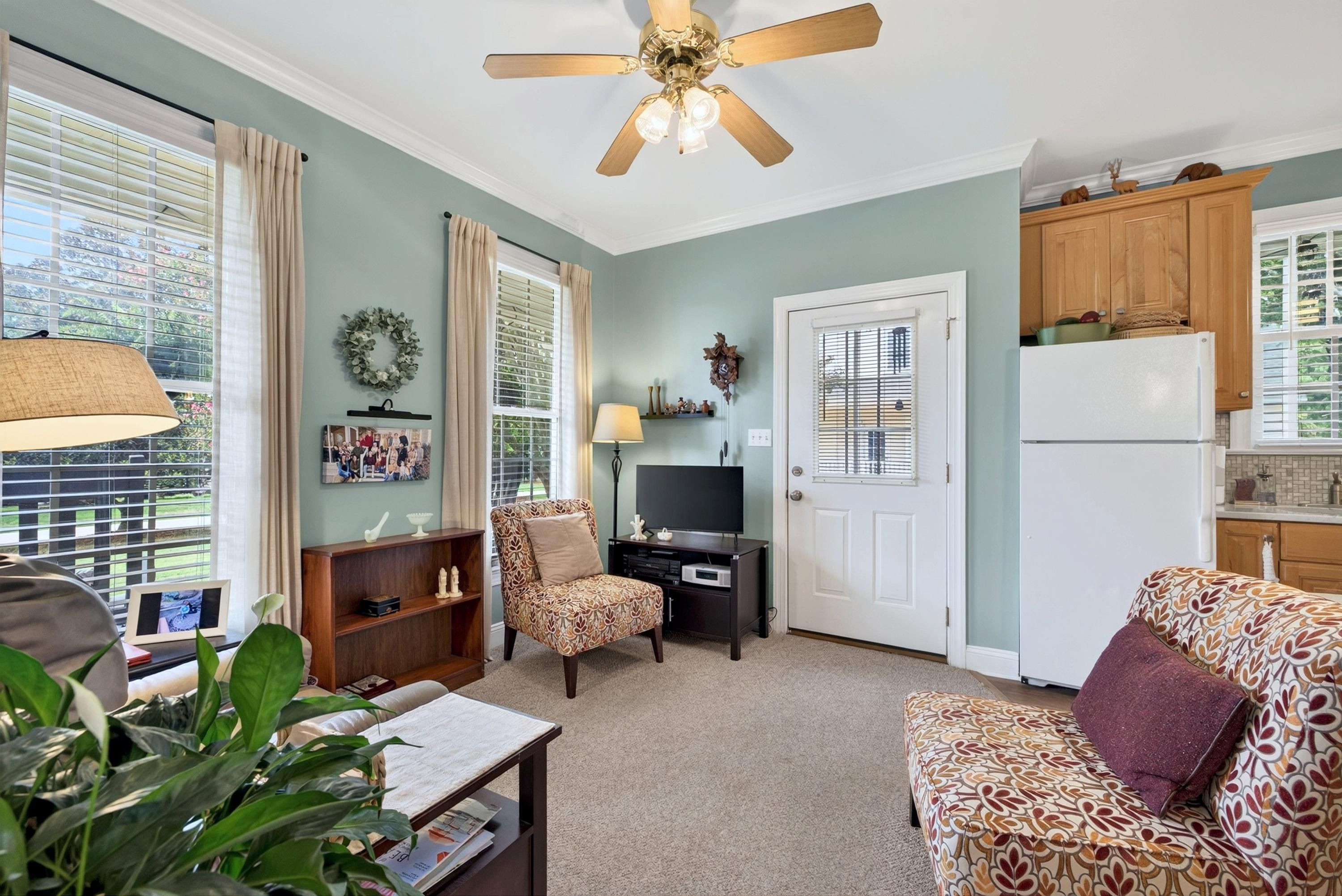 3024 Whitehart Lane Property Photo 14