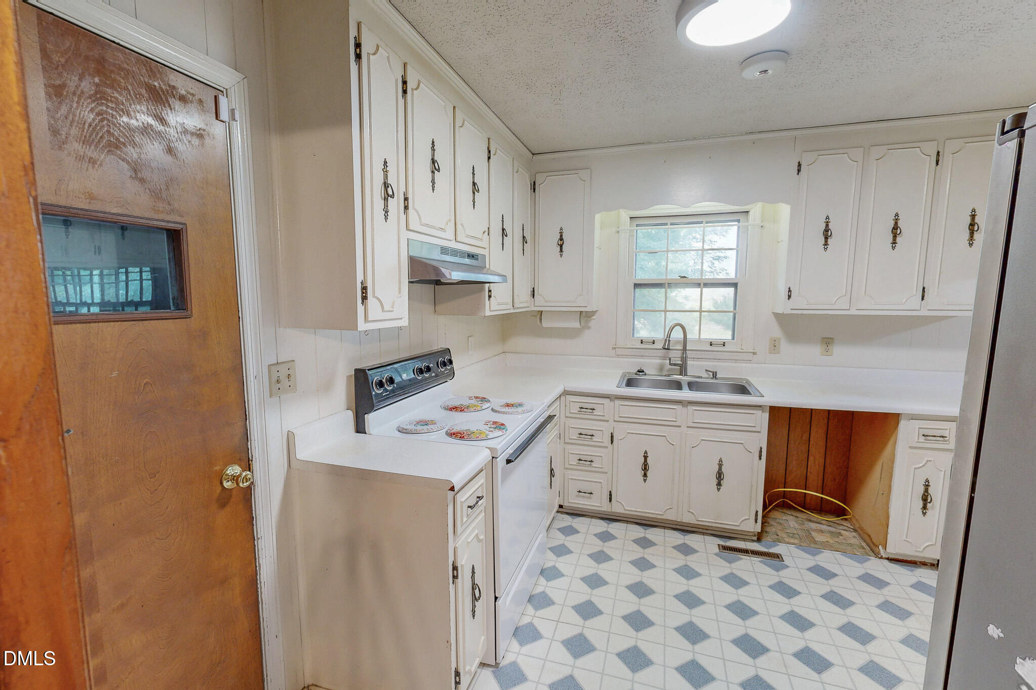2072 Edwin Robertson Road Property Photo 14