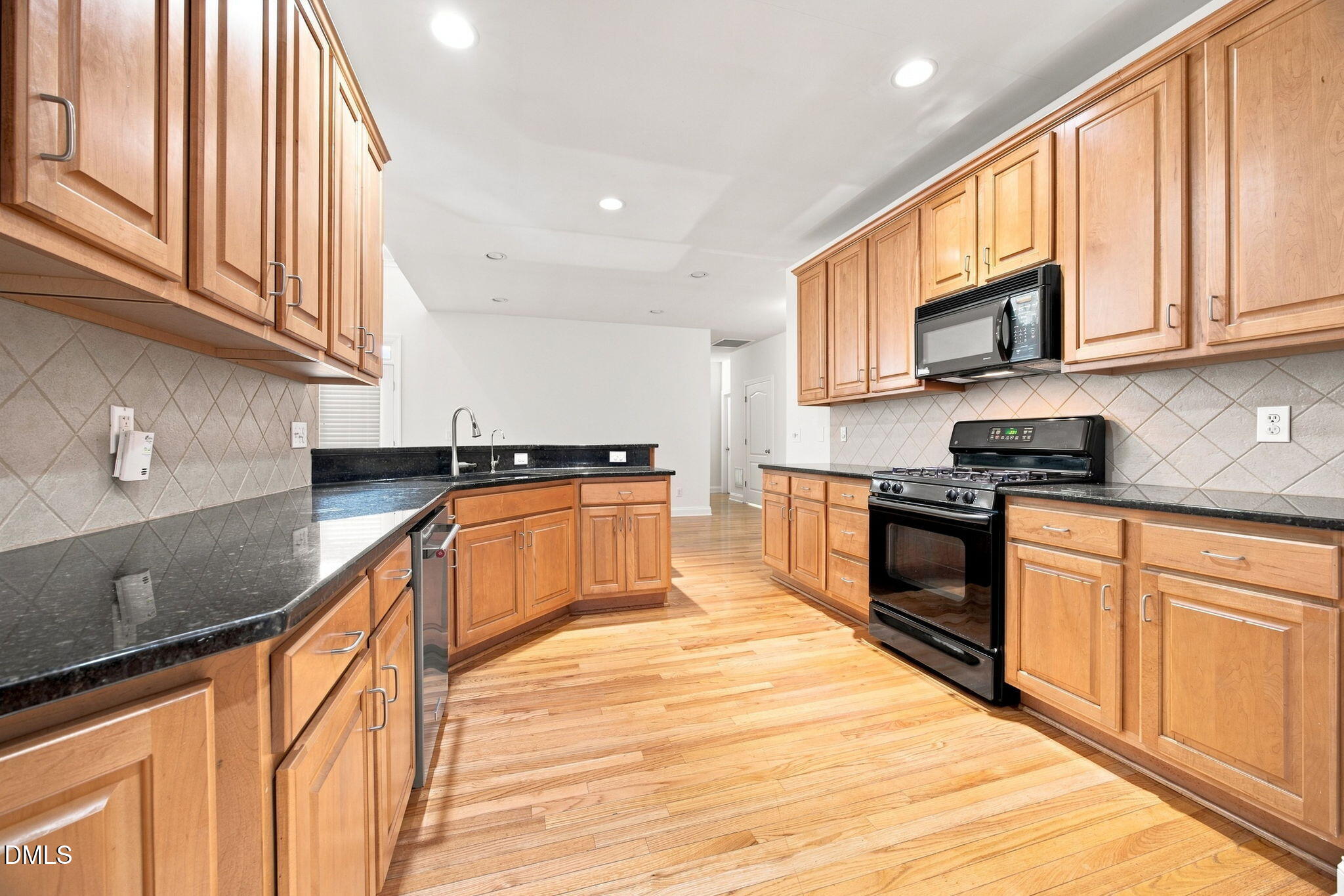 401 Waverly Hills Drive Property Photo 8