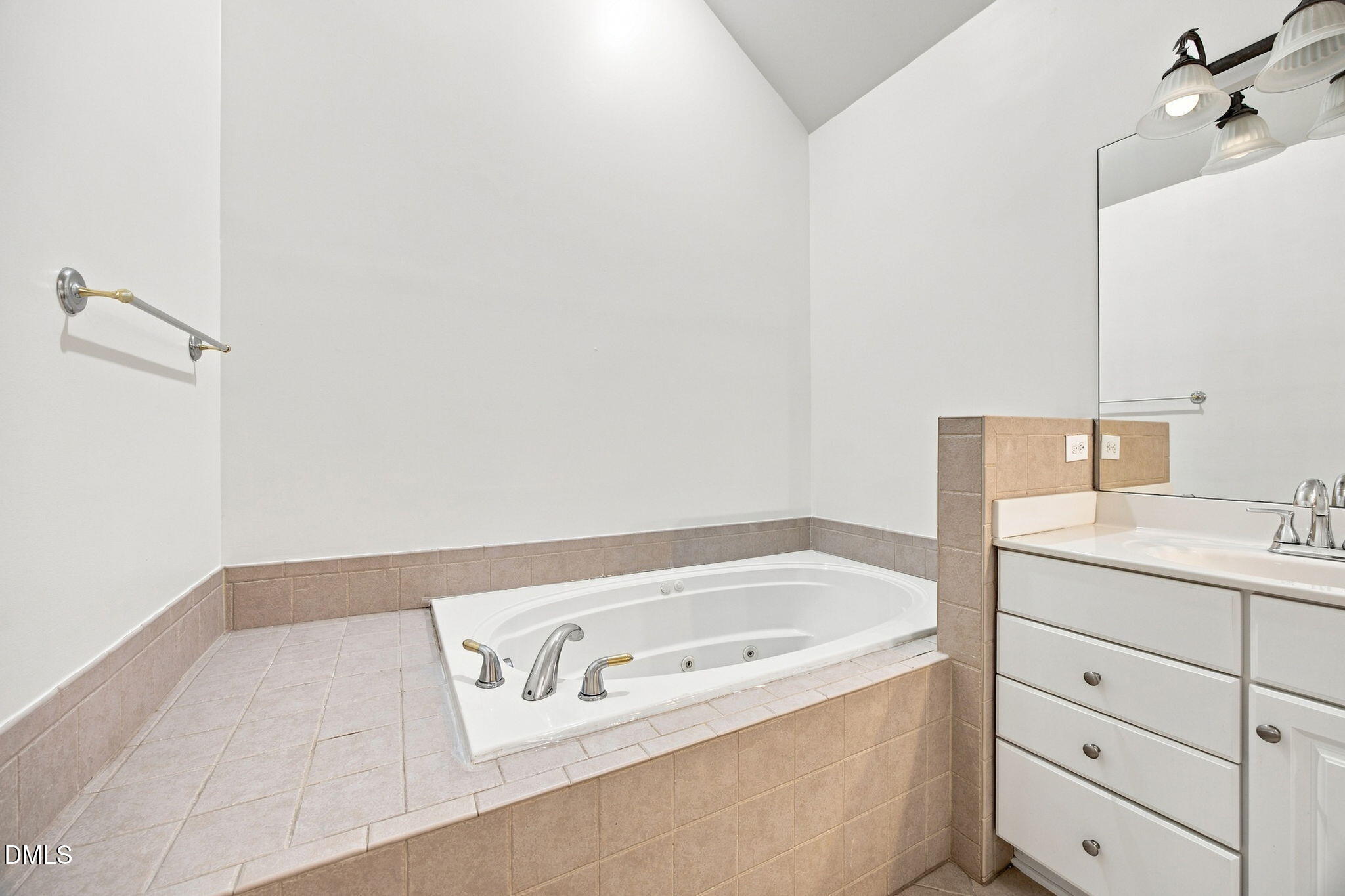 401 Waverly Hills Drive Property Photo 23