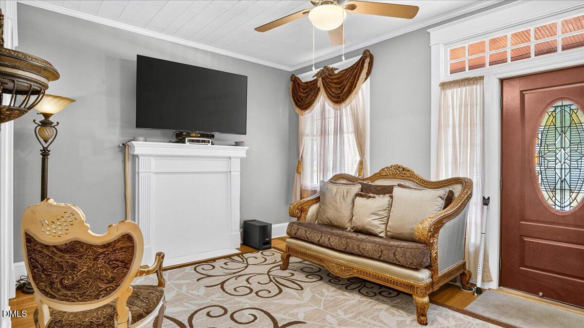 239 W Young Avenue Property Photo 5