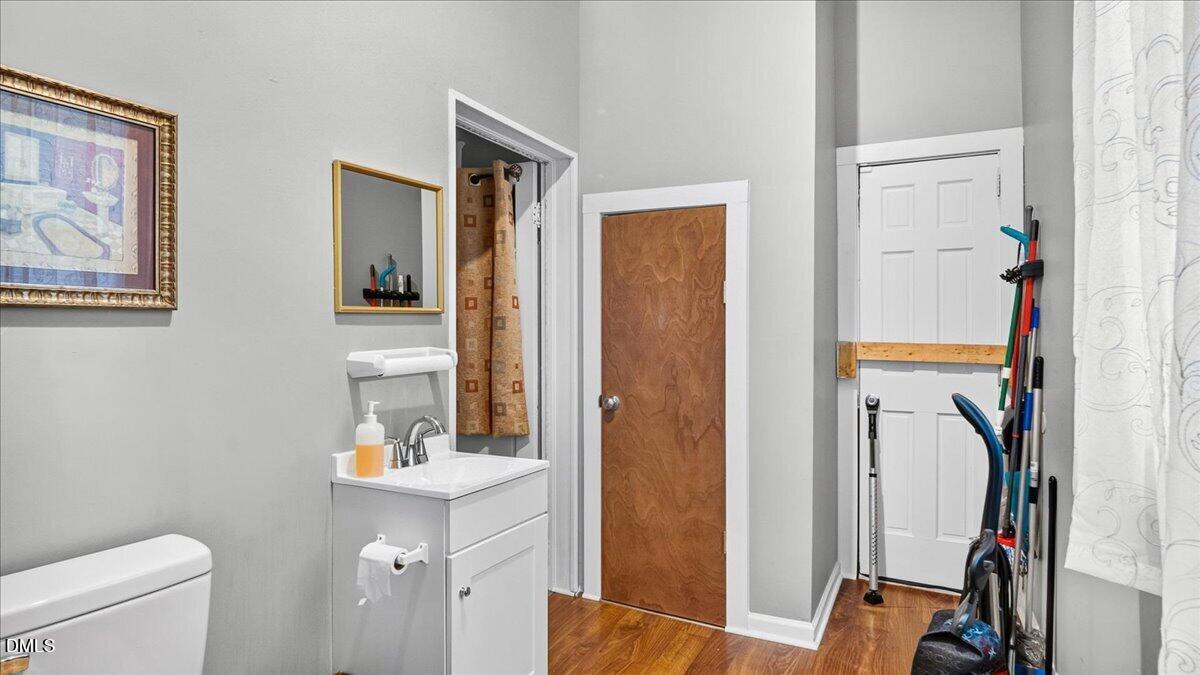 239 W Young Avenue Property Photo 27