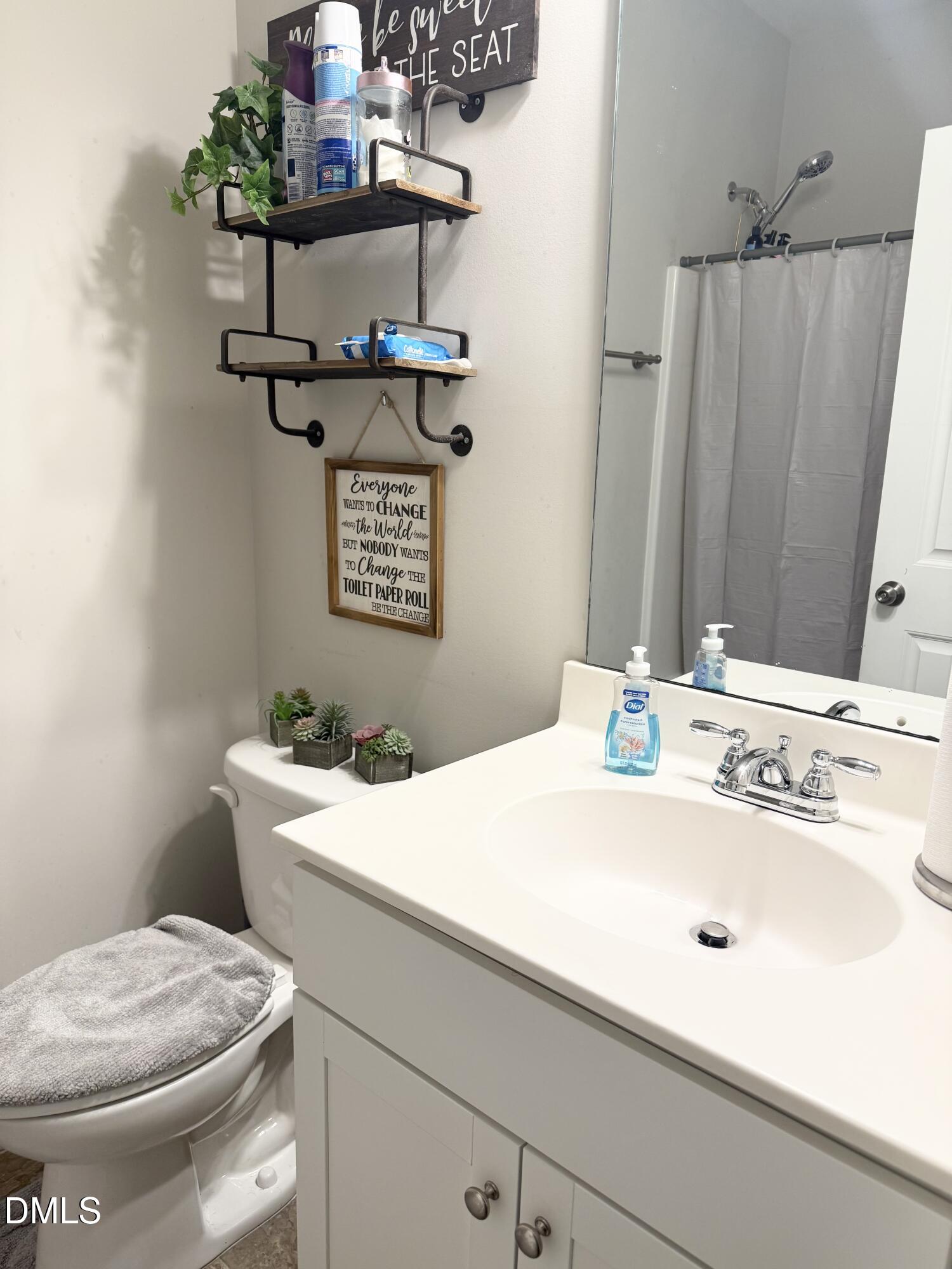 711 Creekside Drive Property Photo 6