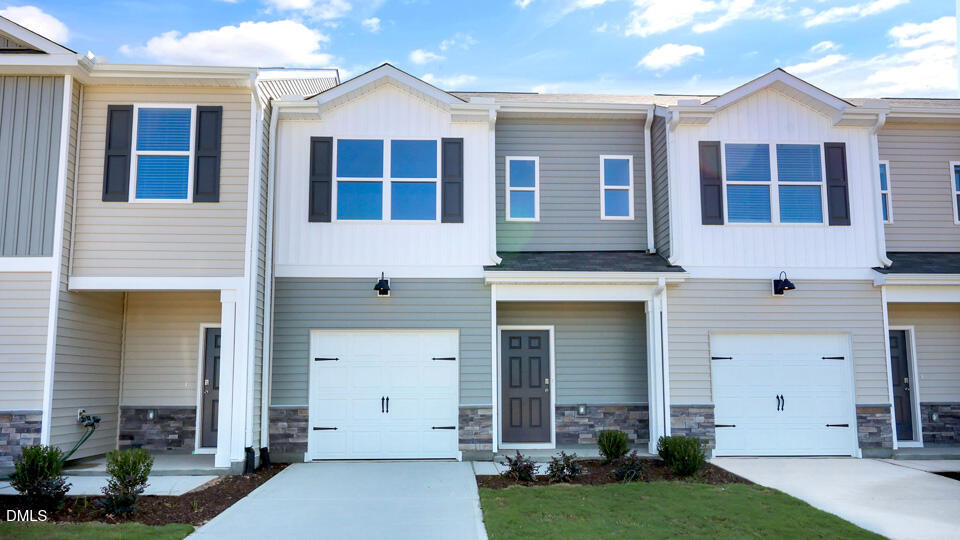 63 Bee Garden Court Property Photo 1