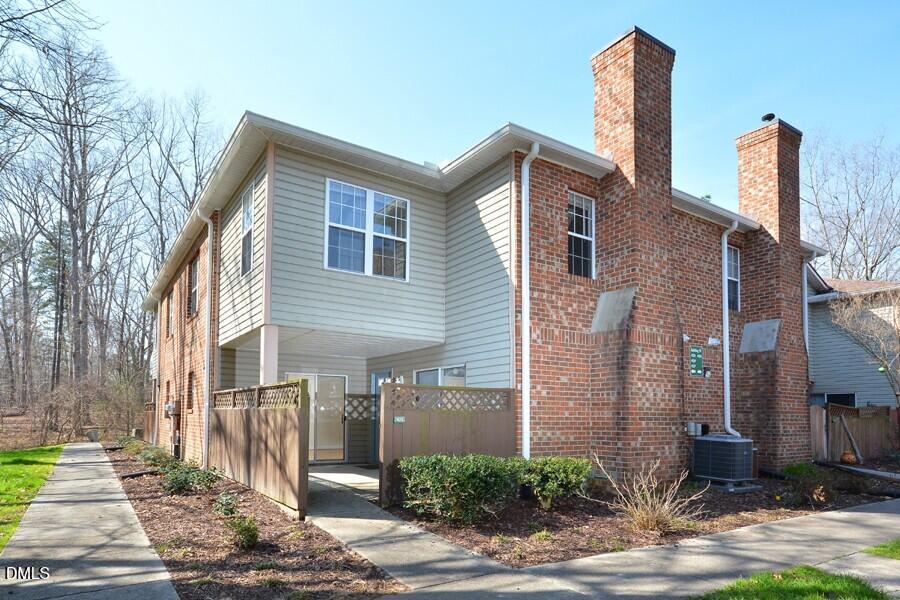 425 Summerwalk Circle Property Photo 2