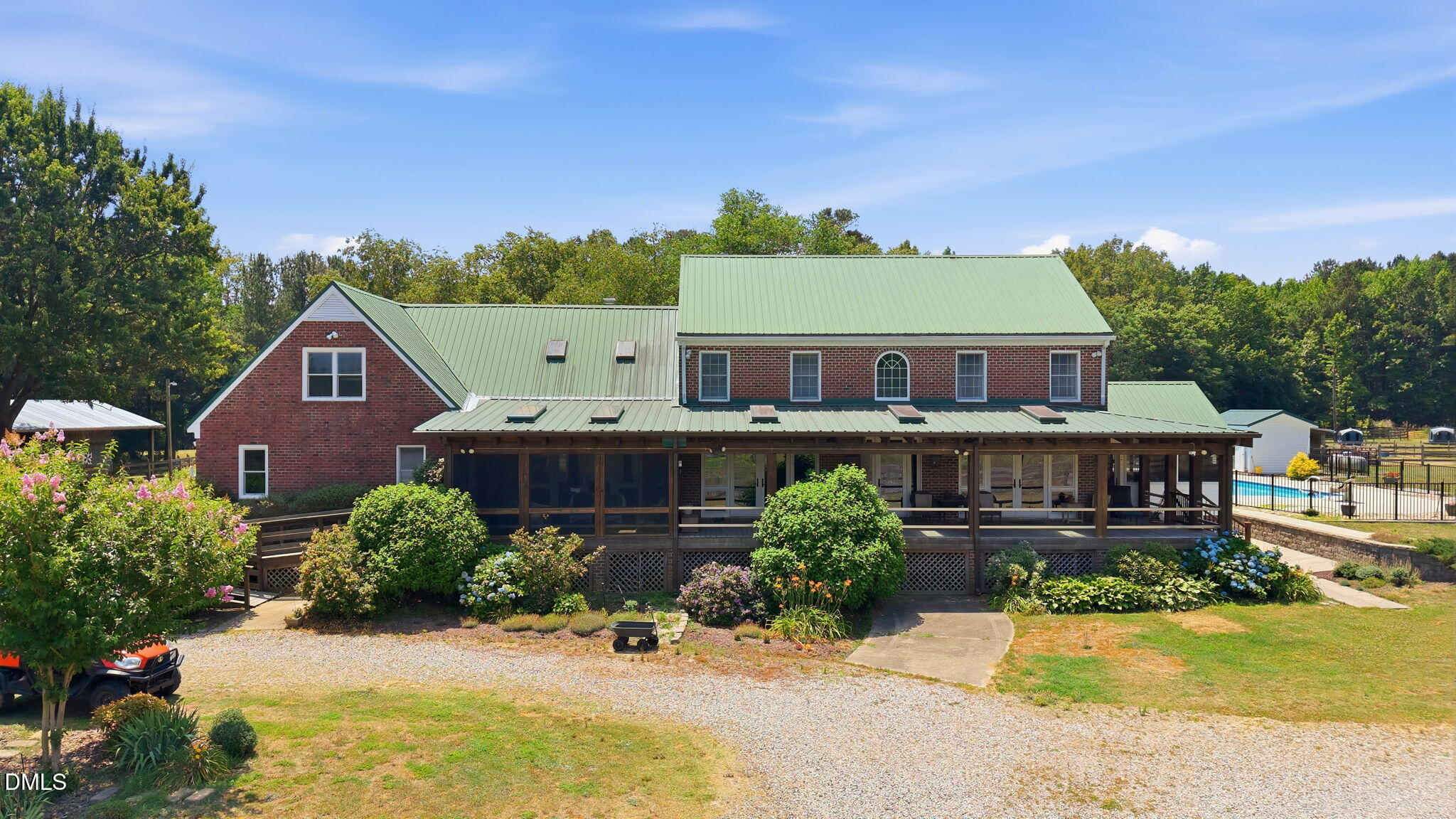 1527 W Castalia Road Property Photo 1